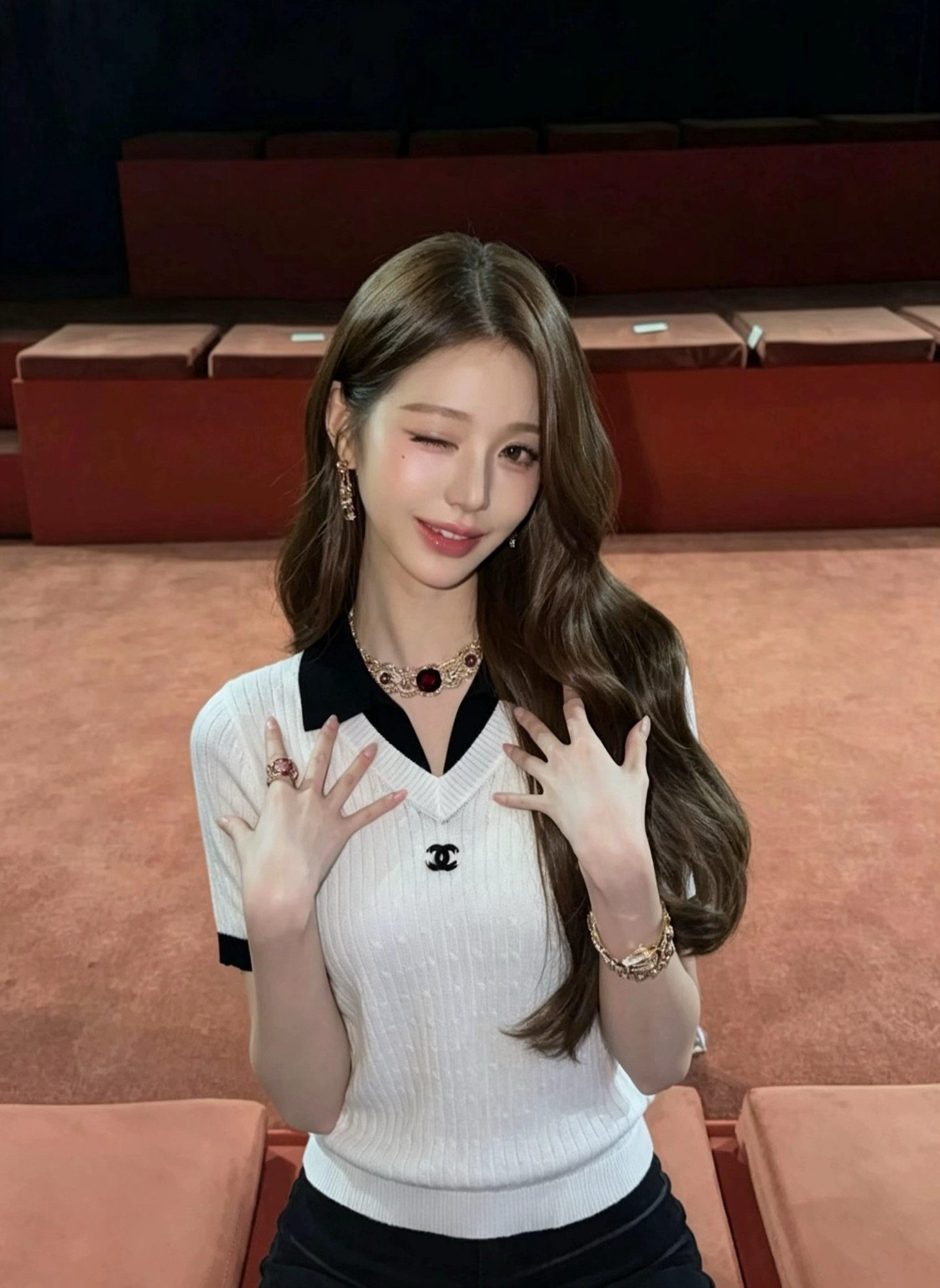 [Chanel] 샤넬 26SS 배색 브이넥 니트 반팔 티셔츠 의류