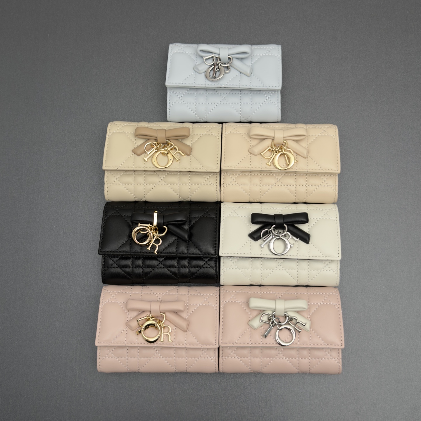 [Dior] 디올 Lady Freesia 레이디 프리지아 까나쥬 램스킨 지퍼 미니 지갑 / S2607