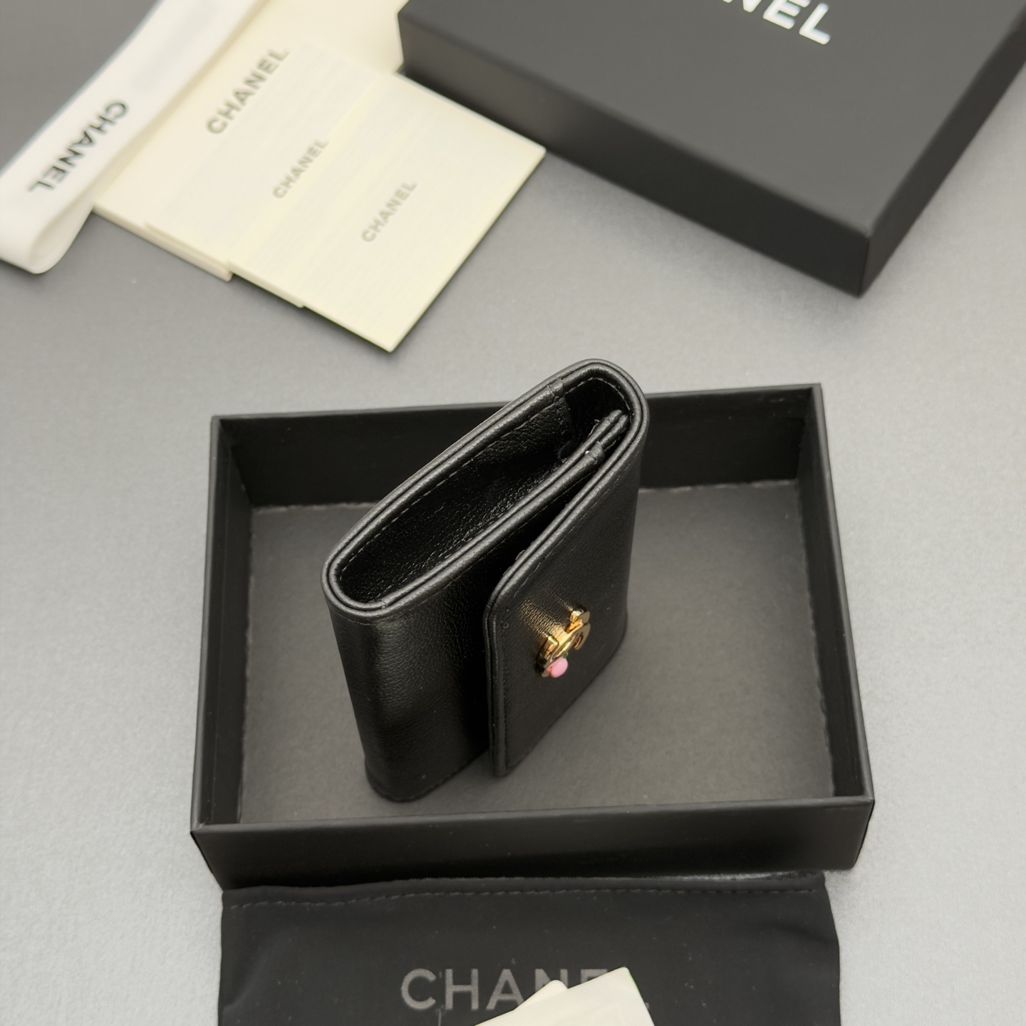 [Chanel] 샤넬 메탈 로고 스냅 카드 지갑