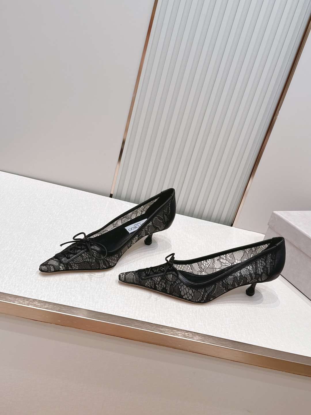 지미추(Jimmy Choo) 레이스업 레이스 포인티드토 펌프스 신발
