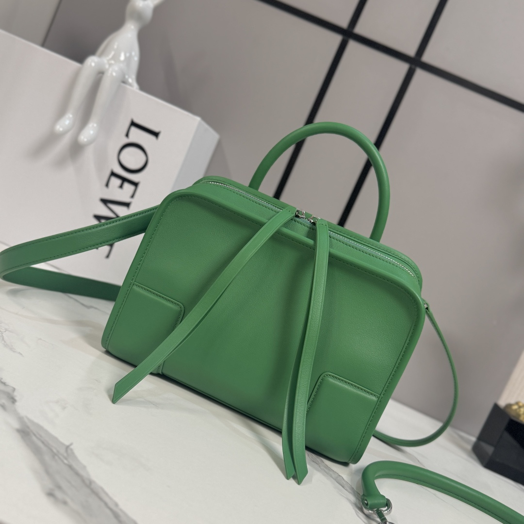 [Loewe] 로에베 Amazona 아마조나 180 소프트 카프스킨 스몰 백 가방