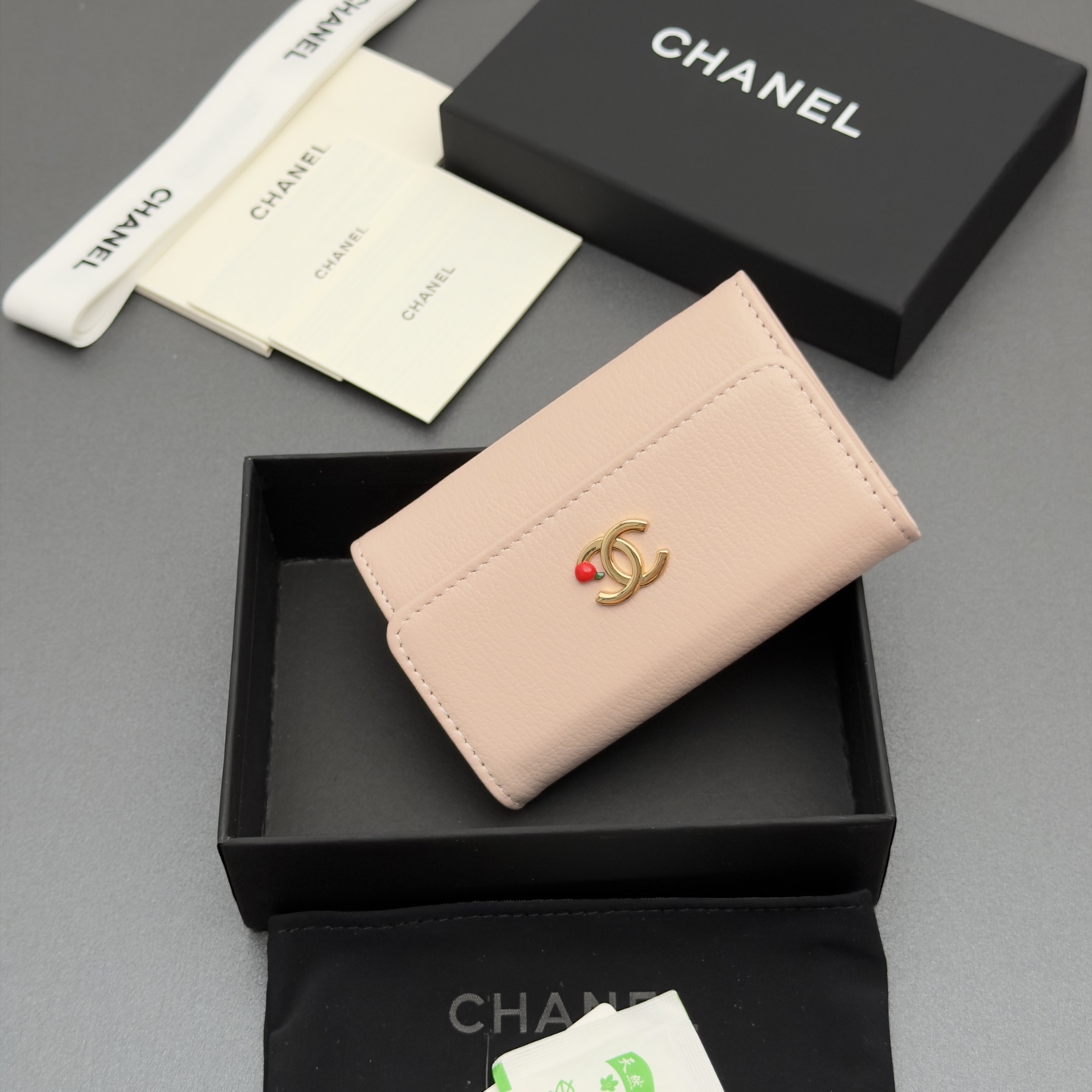 [Chanel] 샤넬 메탈 로고 스냅 카드 지갑