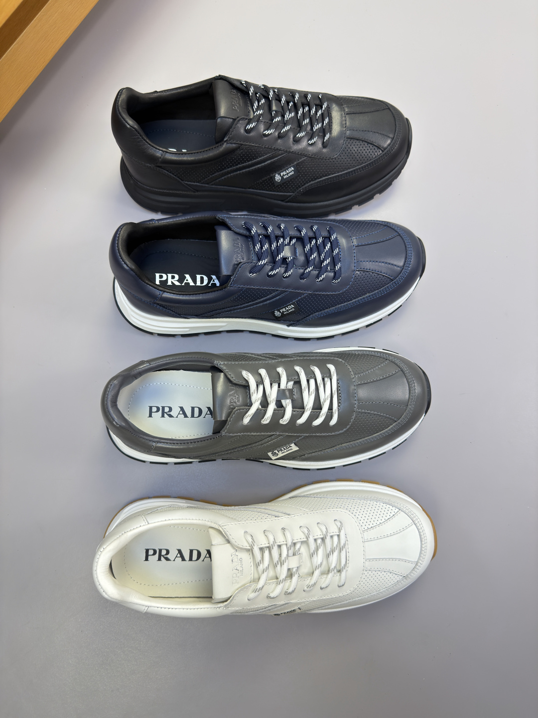 [Prada] 프라다 프리미엄 나파 & 퍼포레이티드 레더 스니커즈 신발