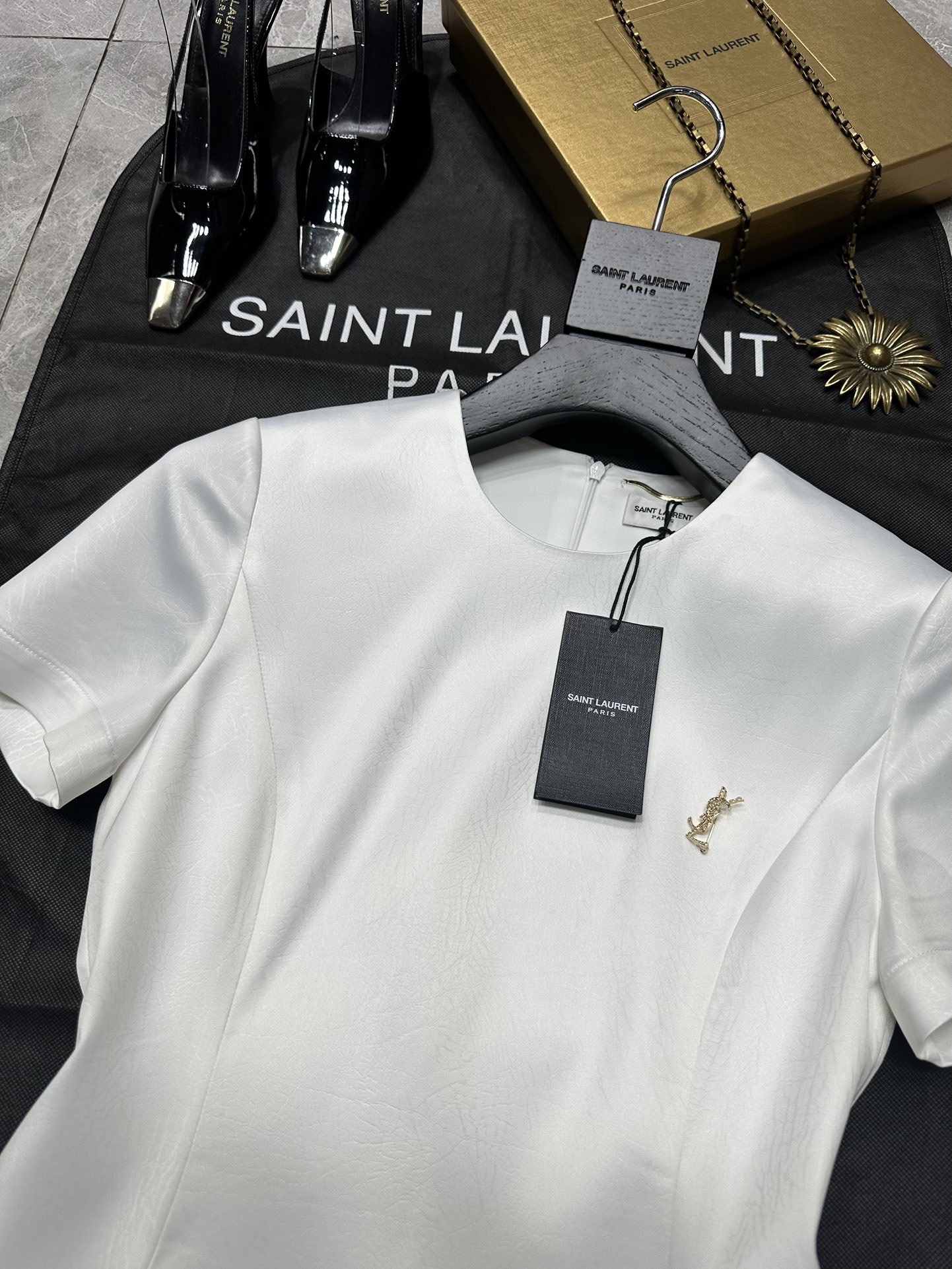 [Saint Laurent] YSL 생로랑 텍스처드 레더 이펙트 A라인 미니 원피스 의류