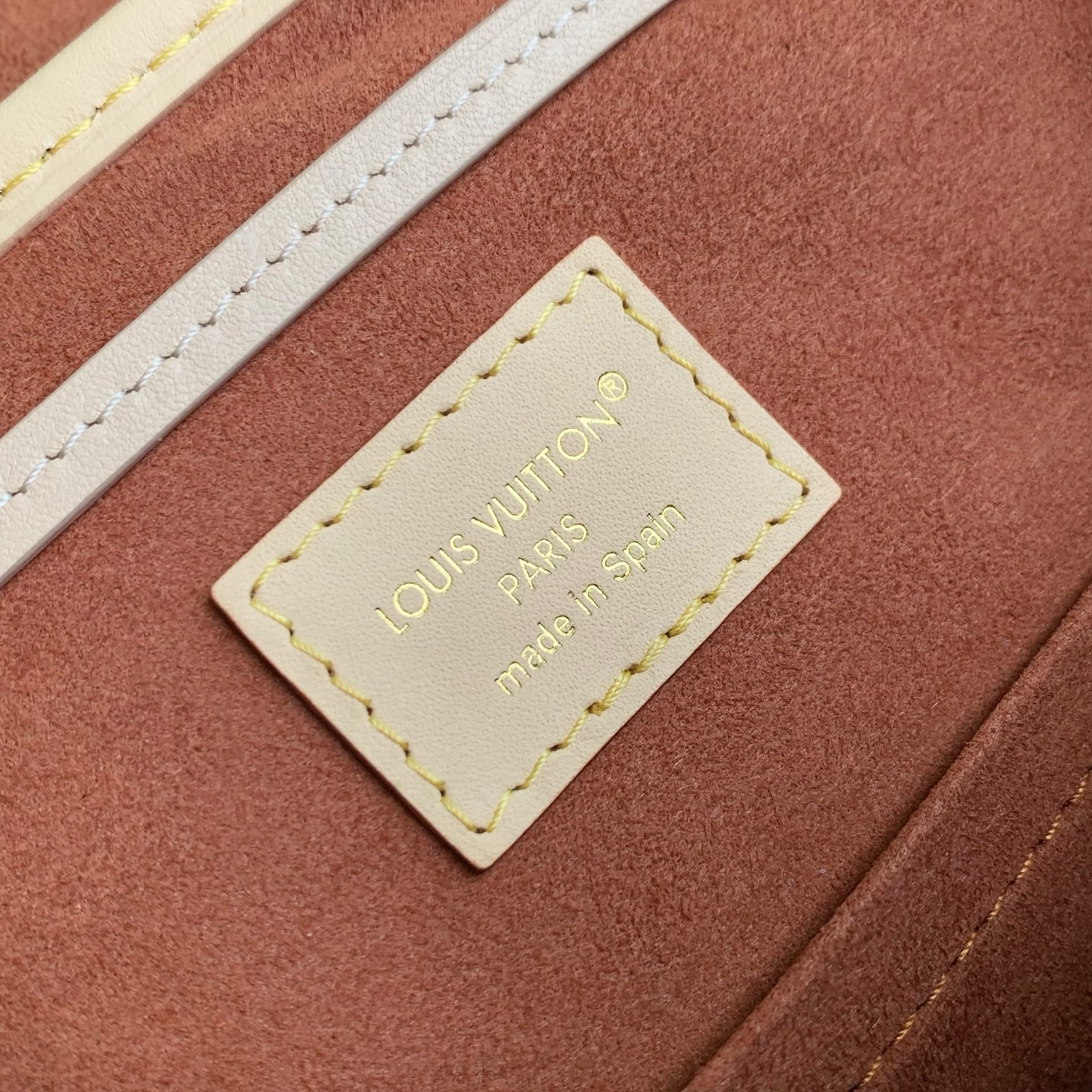 LOUIS VUITTON LV M2A079 루이비통 몽소리 미니 백팩 (LV 크래프티) 가방