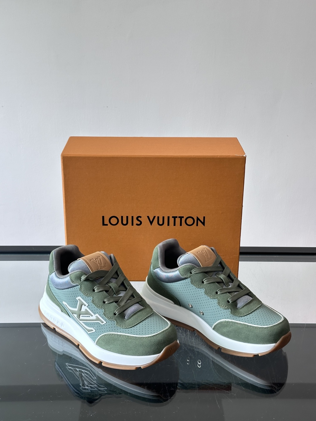 [Louis Vuitton] LV 루이비통 클래식 스웨이드 믹스 스니커즈 신발