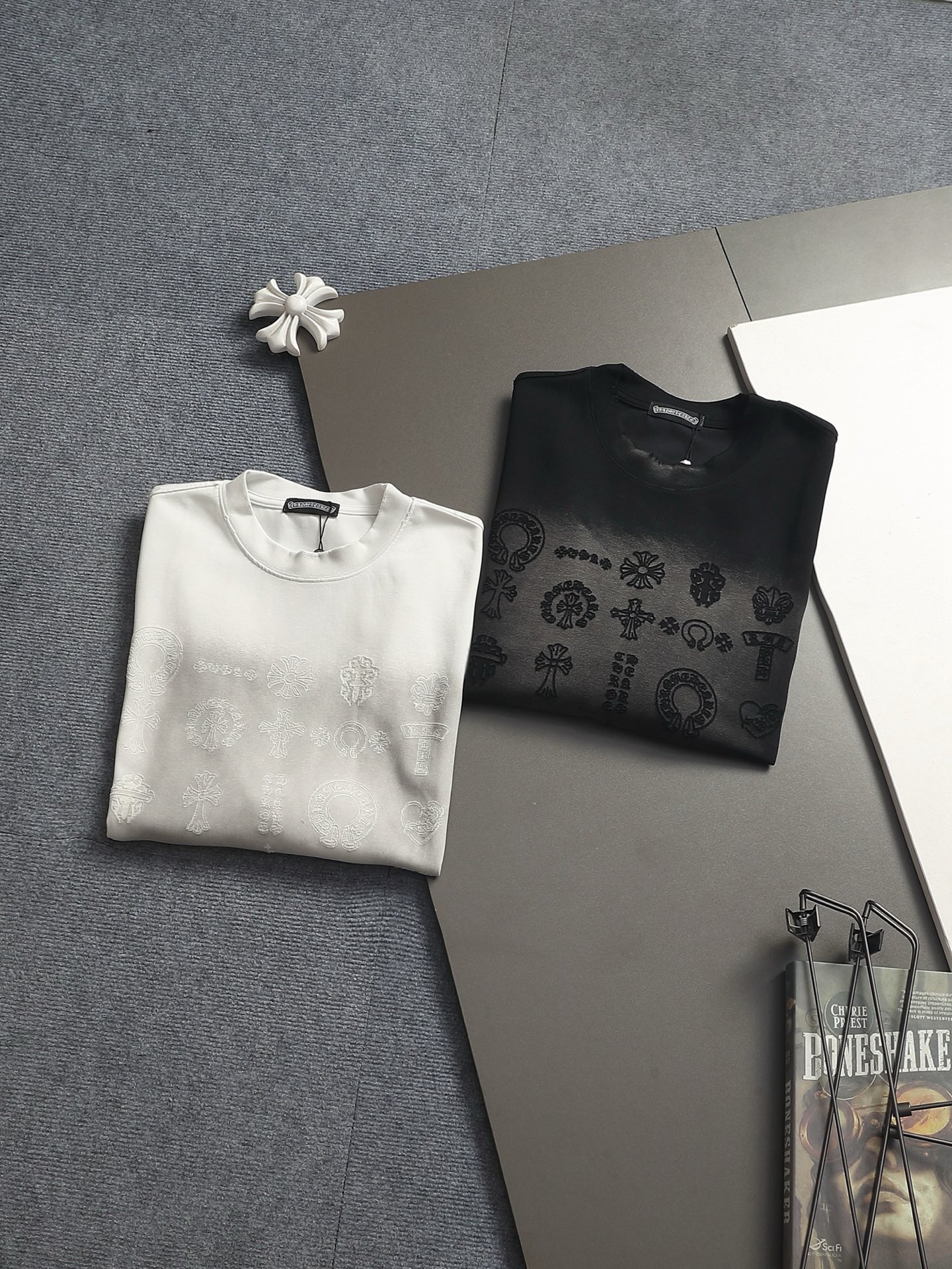 크롬하츠(CHROME HEARTS) 자수 워싱 반팔 티셔츠 상의 의류
