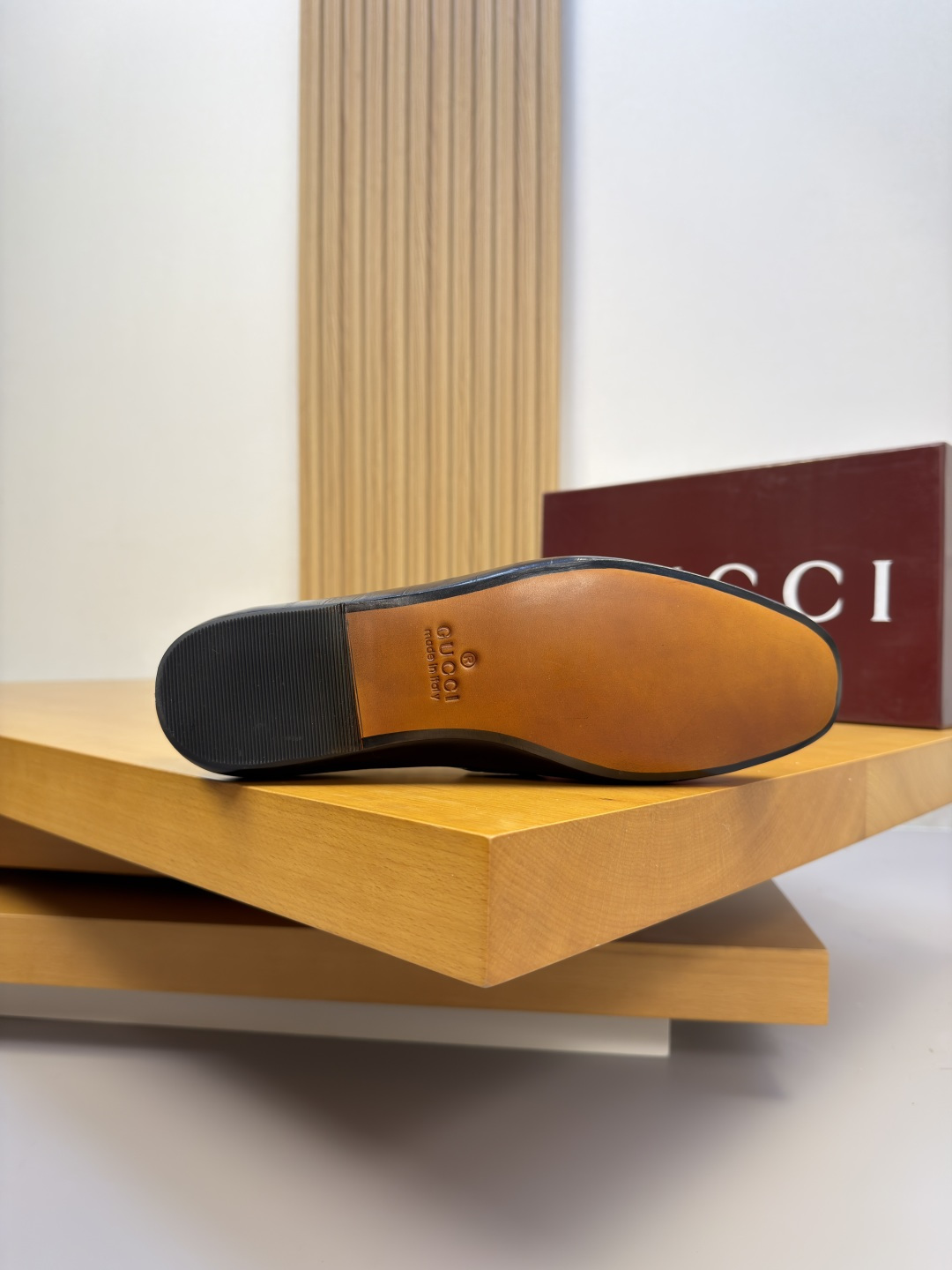 GUCCI 구찌 세로 스트라이프 나파 소가죽 로퍼 구두 신발