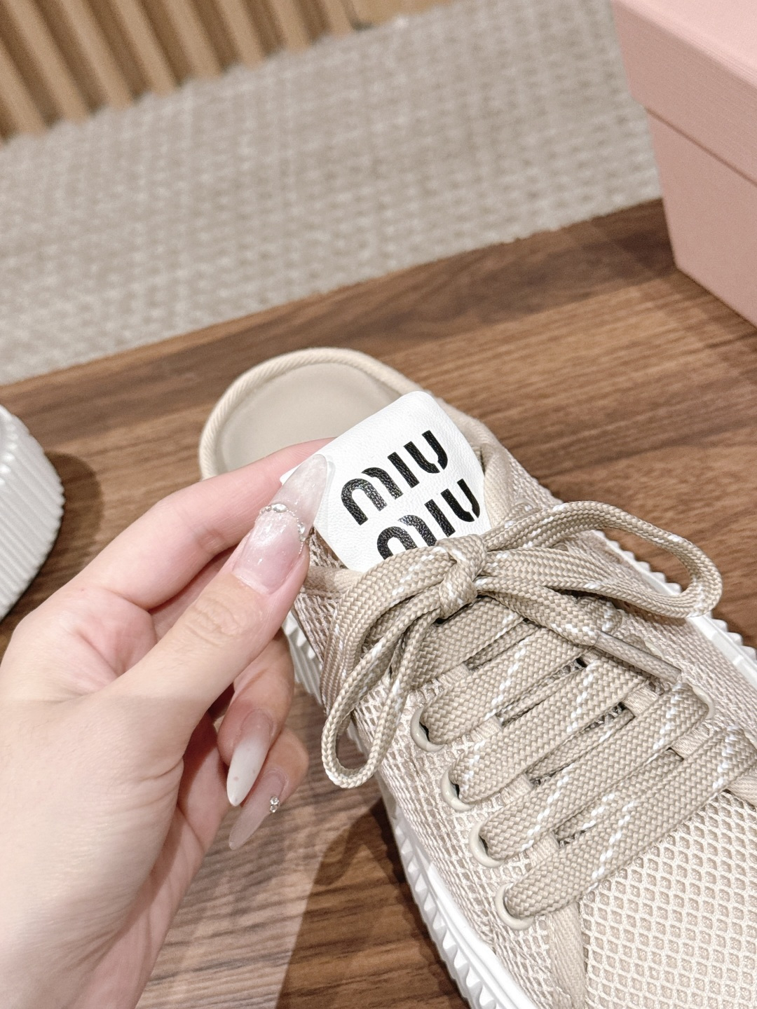 미우미우(MIU MIU) 플랫폼 레이스업 뮬 신발