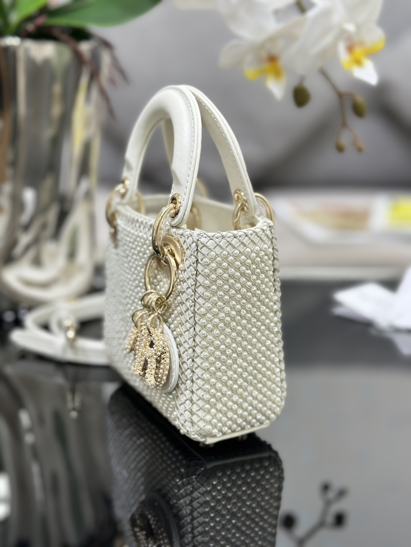 [Lady Dior] 디올 레이디 디올 마이크로 초미니 자수 진주 백 (밀크 화이트) 가방