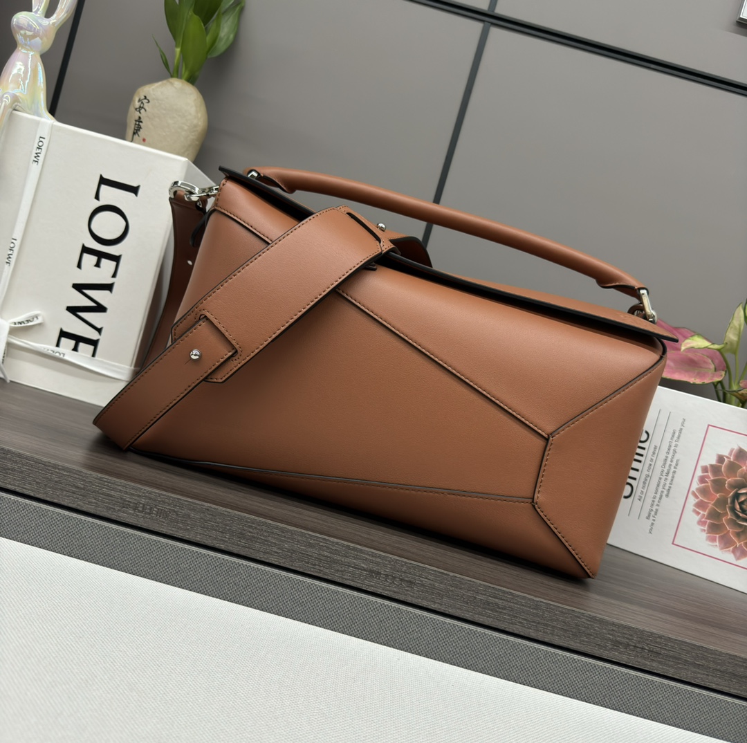 Loewe Puzzle Edge 로에베 퍼즐 라지 백 가방