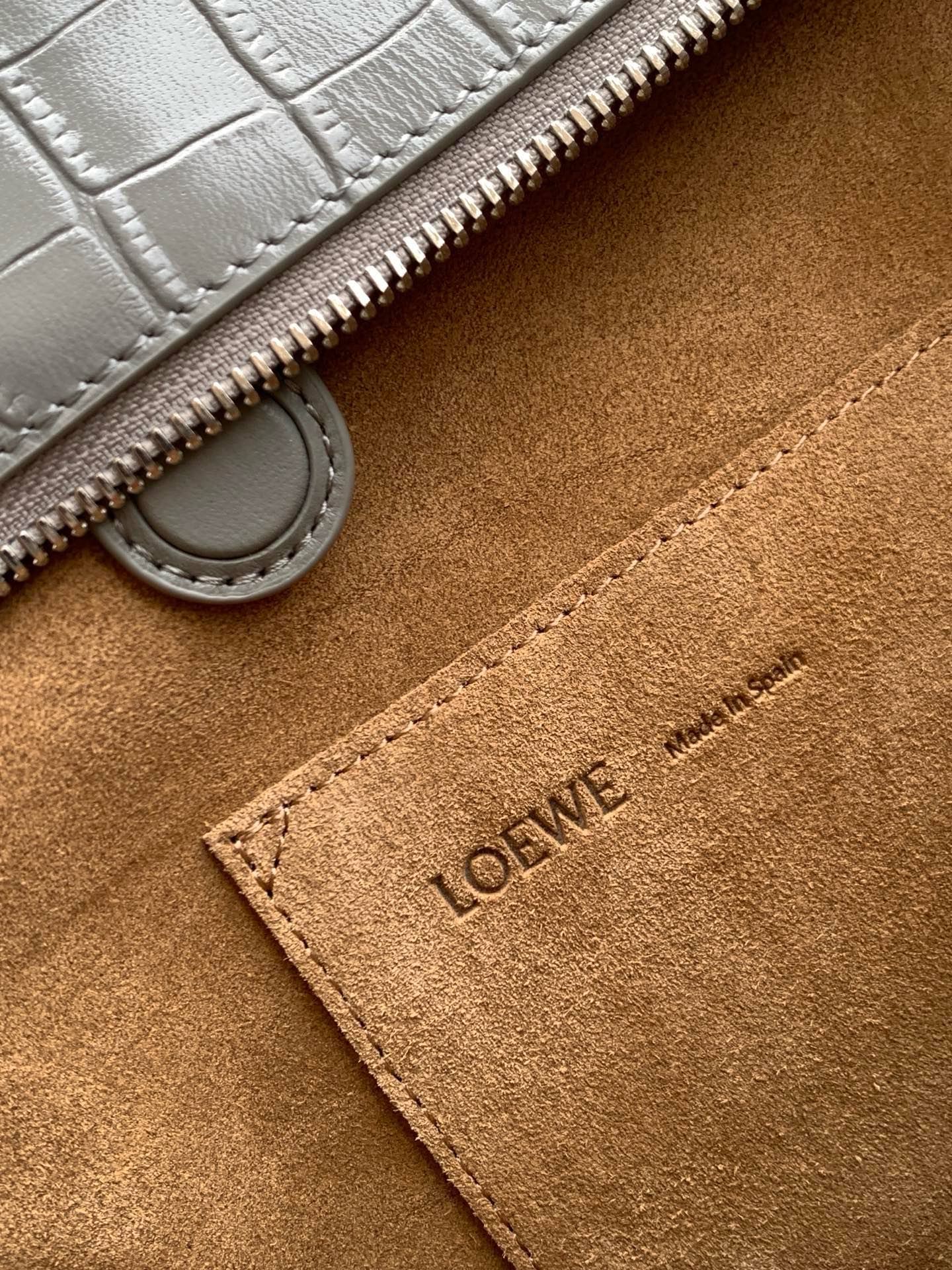 Loewe 로에베 아마조나(Amazona) 180 라지 핸드백 (그레이/크로커다일 패턴) 가방