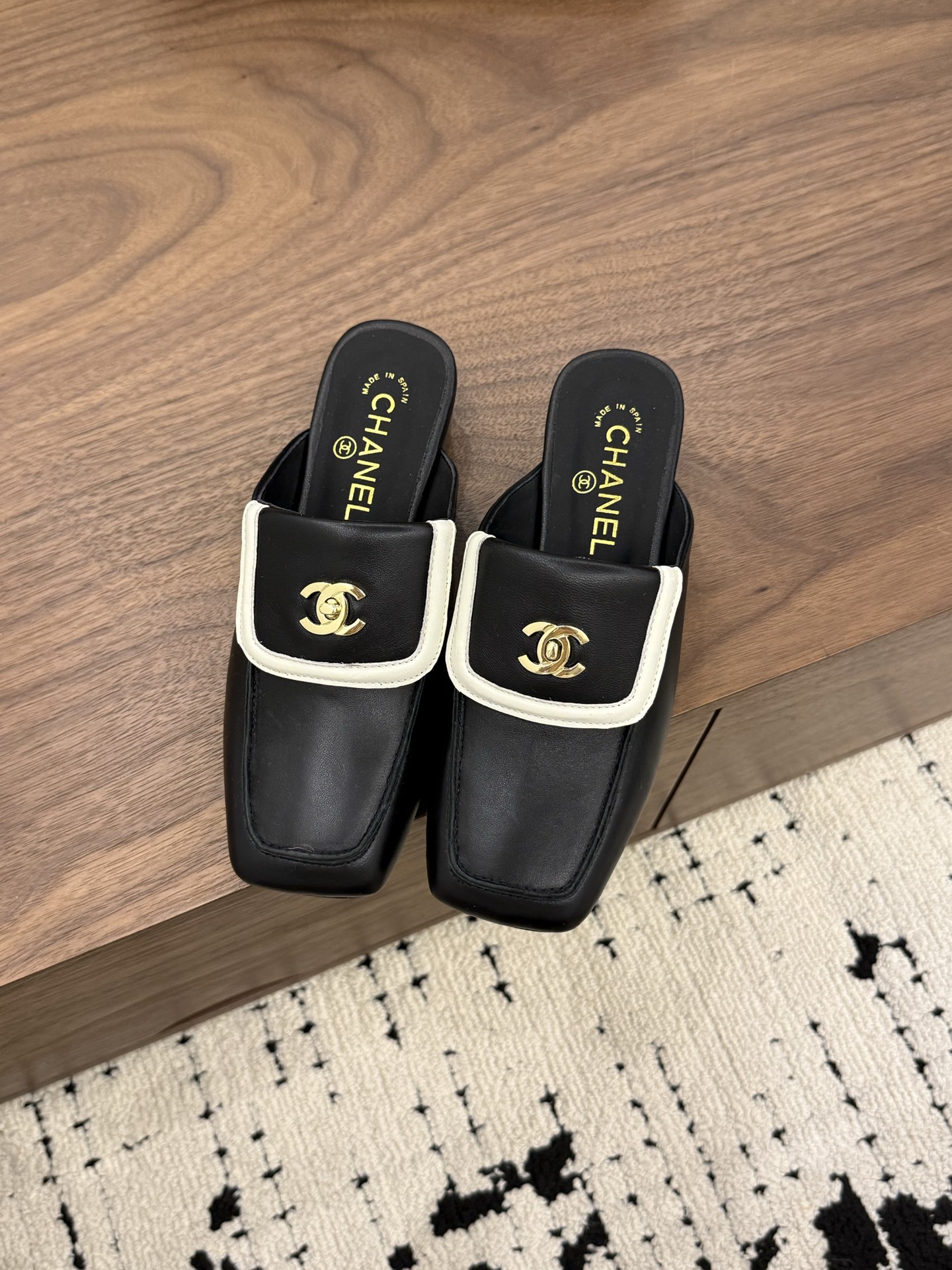샤넬(CHANEL) 스퀘어토 미들굽 슬리퍼 신발