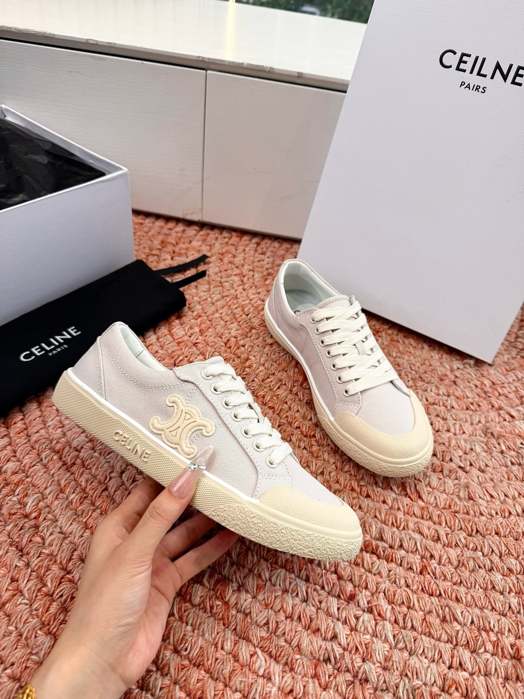 셀린느(CELINE) 트리오페 로고 스니커즈 신발