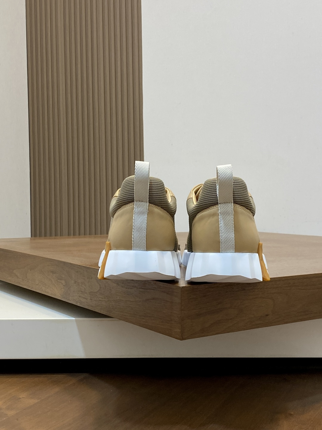 [Hermes] 에르메스 바운싱(Bouncing) 프리미엄 카프스킨, 스웨이드 & 메시 콤비 스니커즈 신발