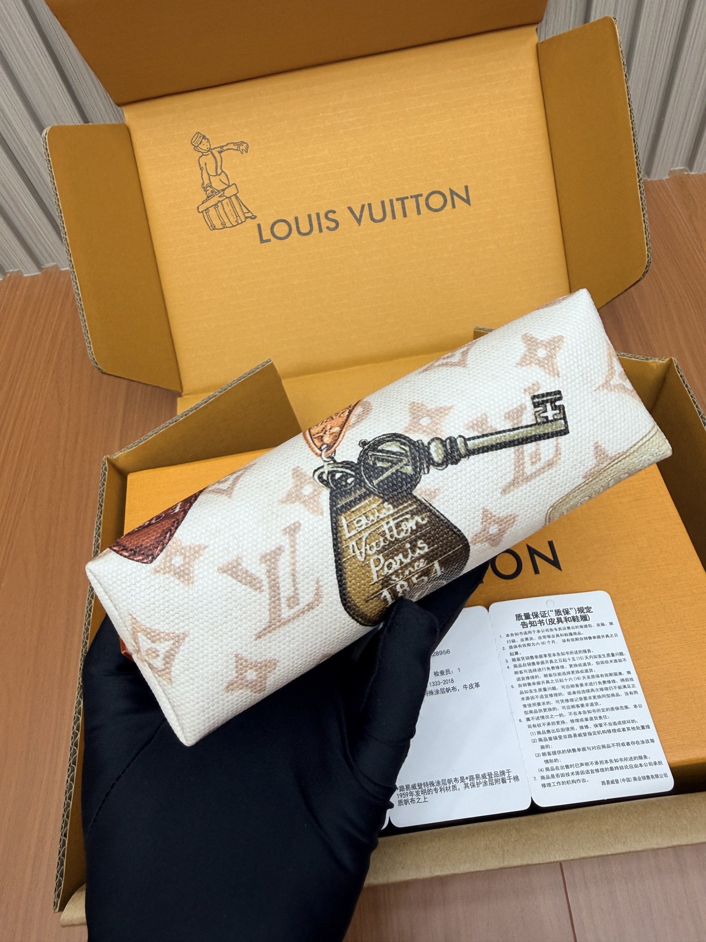 [Louis Vuitton] LV 루이비통 M28956 프리미엄 올 스틸 체인 월렛 / 미니백 파우치백 가방