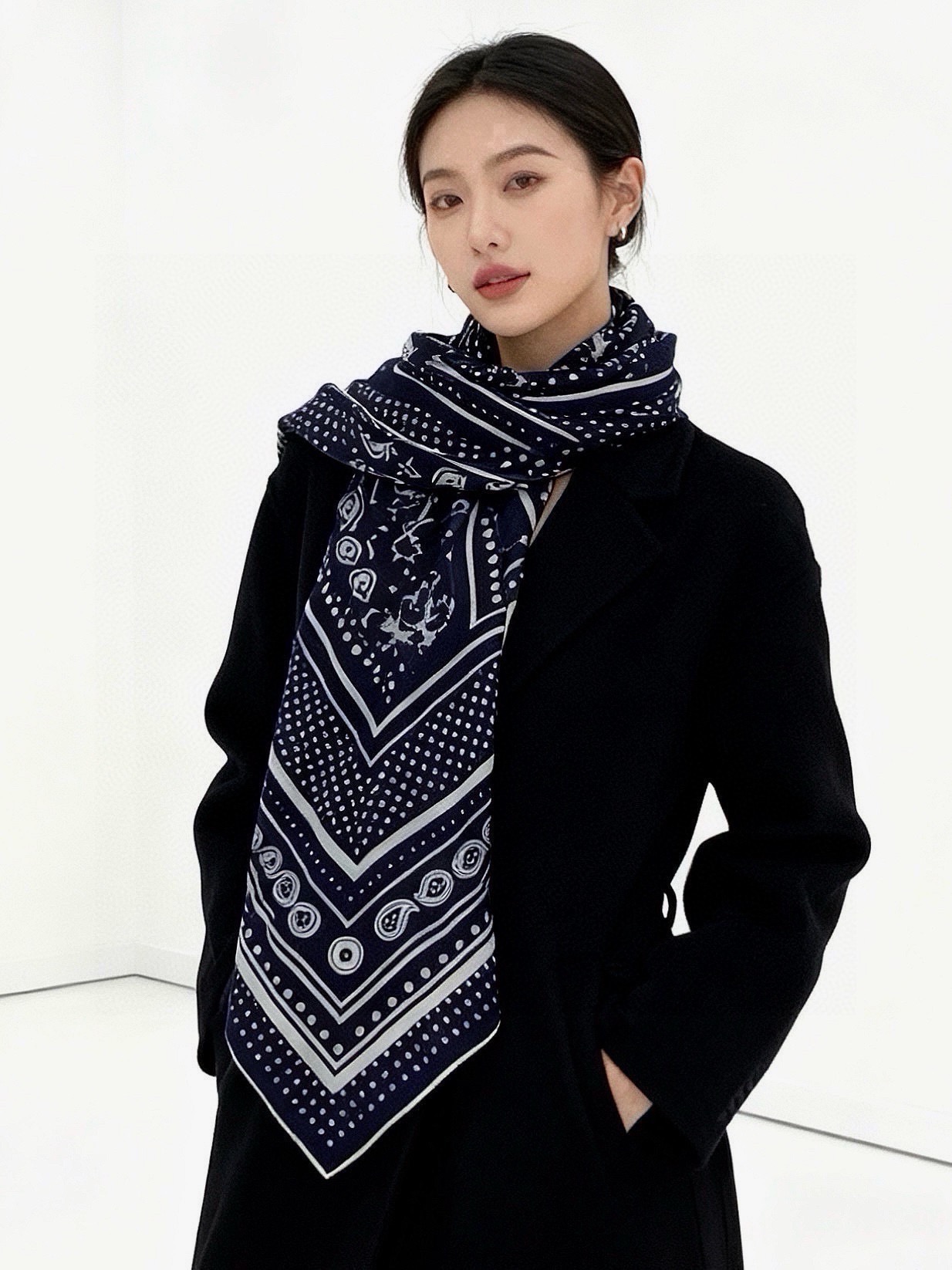 에르메스(HERMES) 그래픽 패턴 캐시미어 실크 숄 목도리 스카프