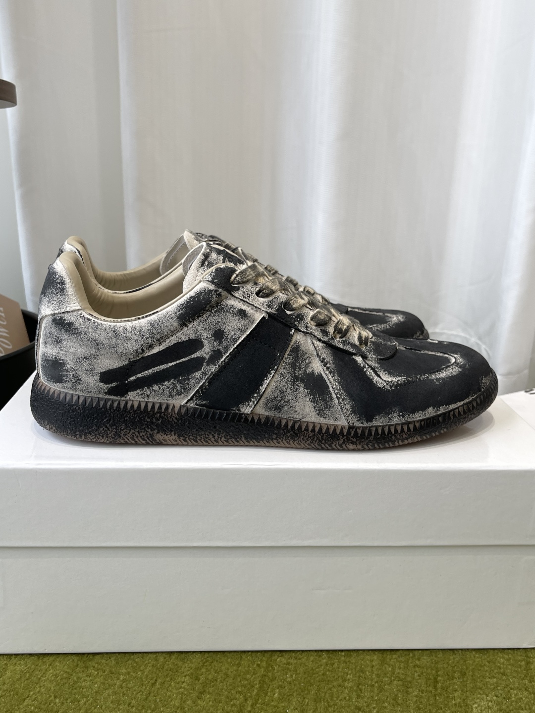 메종 마르지엘라(Maison Margiela) 페인트 스플래터 독일군 스니커즈 신발