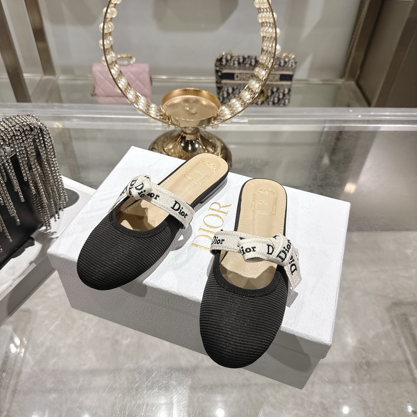 디올(DIOR) 리본 스트랩 메리제인 슬리퍼 신발