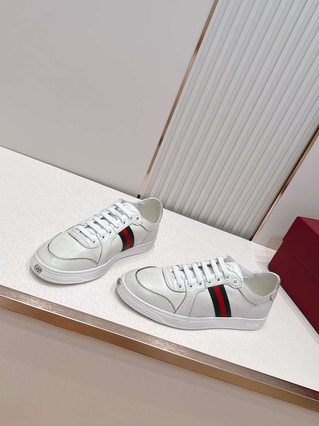 구찌(GUCCI) 커플 스트레치 빈티지 스니커즈 신발
