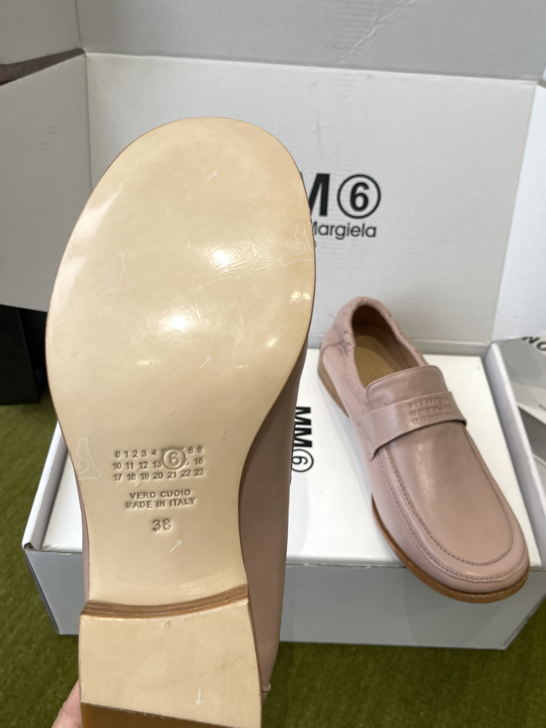 메종 마르지엘라(Maison Margiela) 애플 토 로고 2WAY 로퍼