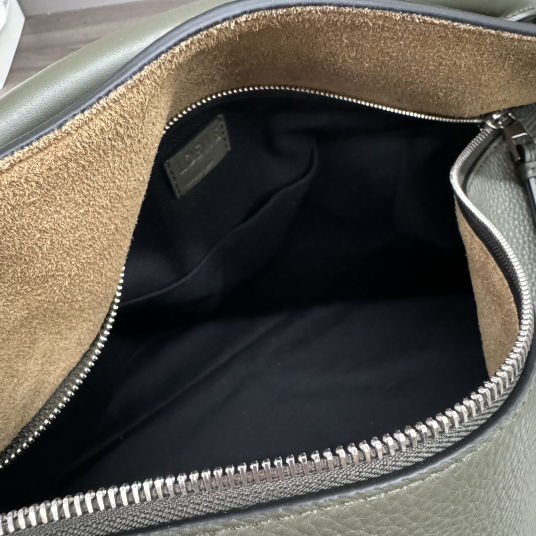 Loewe Puzzle Edge 로에베 퍼즐 라지 백 가방