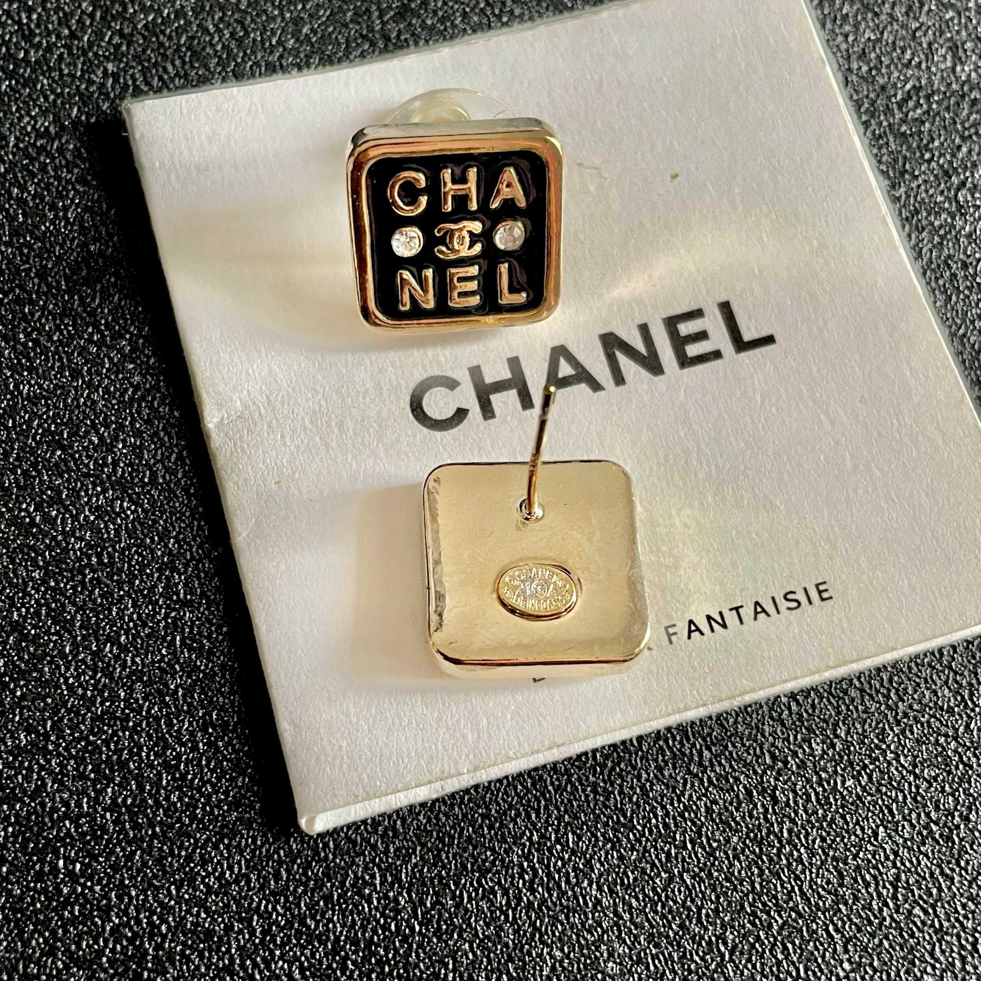 샤넬(CHANEL) 네모 귀걸이 액세서리