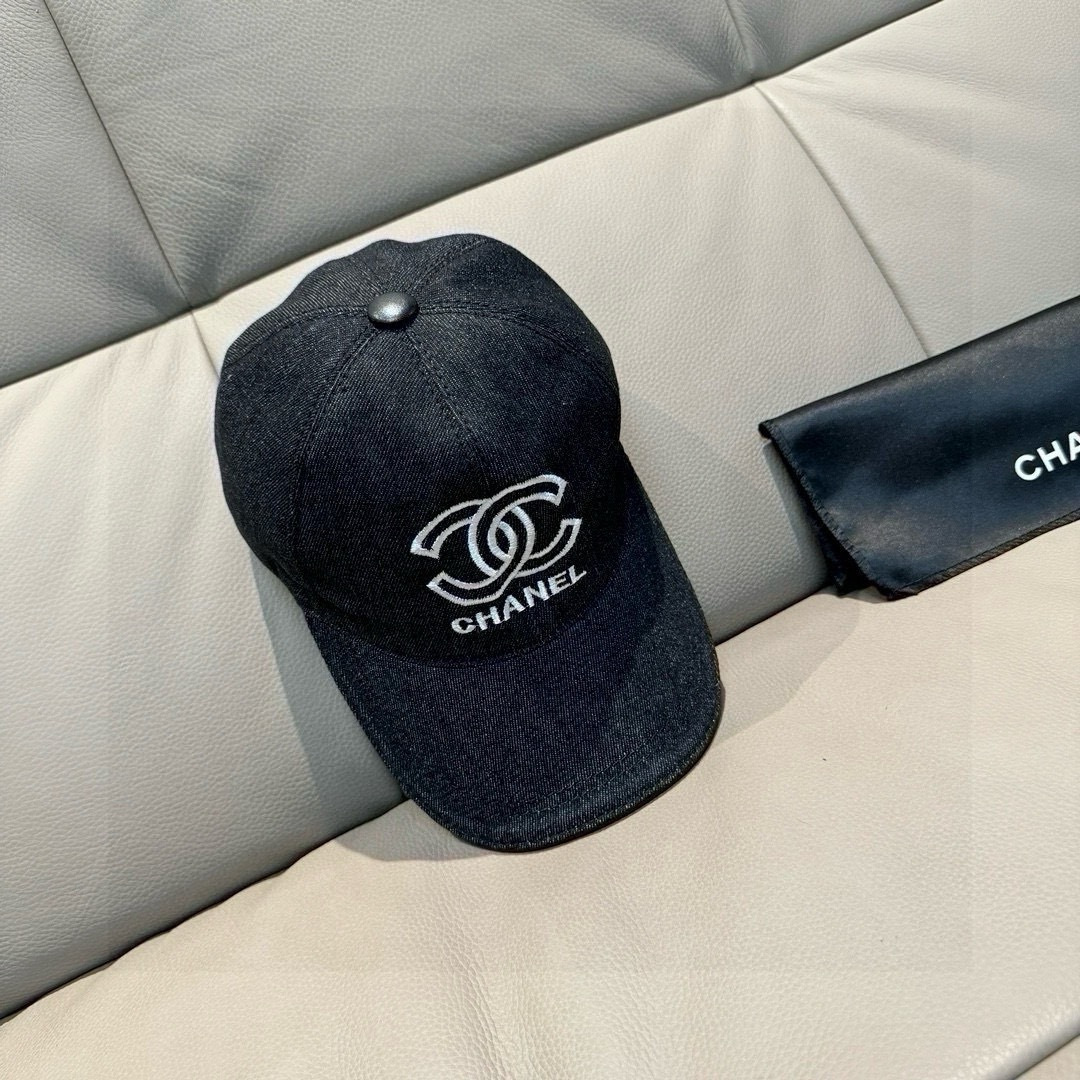 샤넬(CHANEL) 데님 로고 볼캡 모자