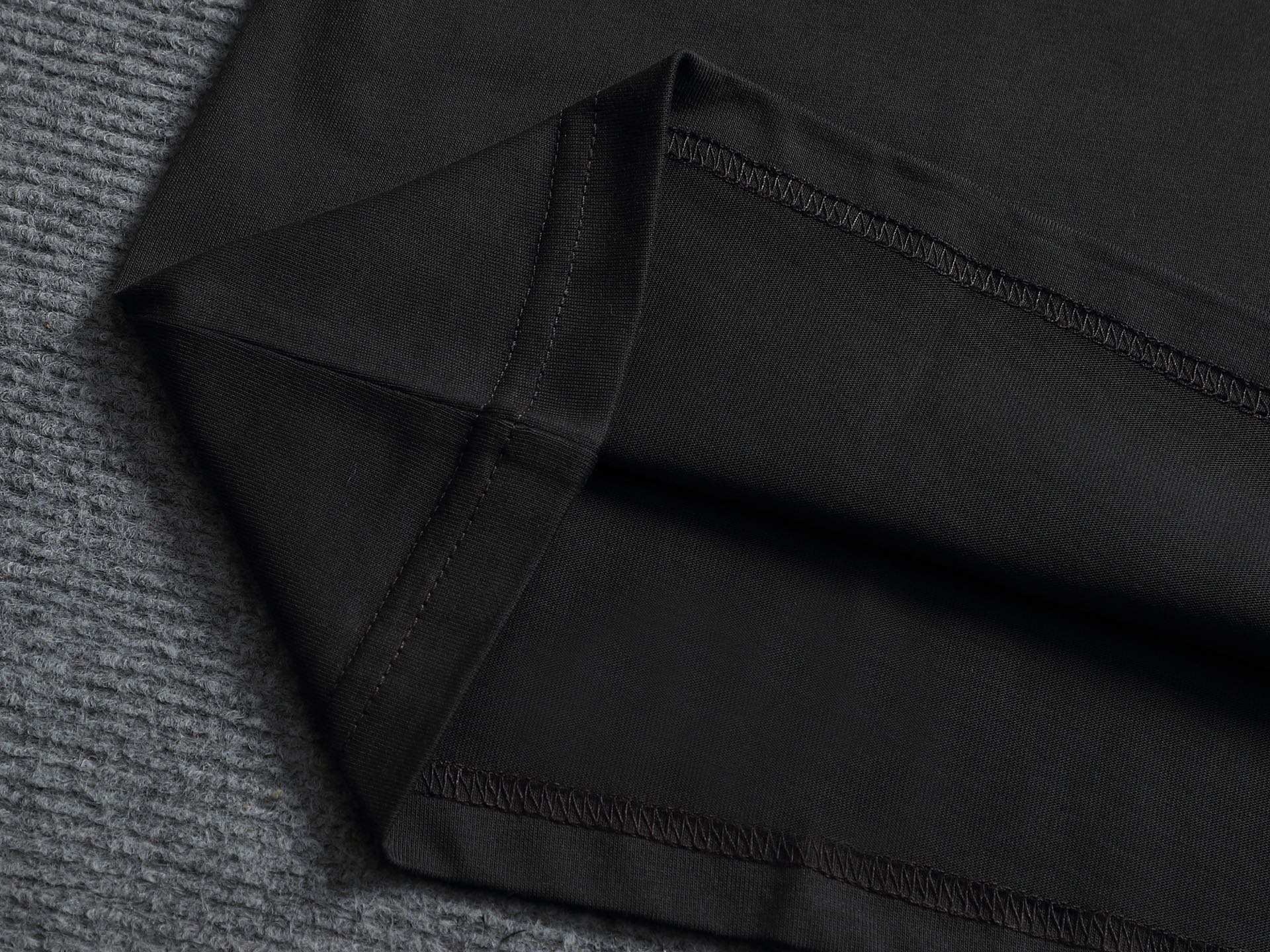 발렌시아가(BALENCIAGA) 서클 레터링 자수 반팔 티셔츠 상의 의류