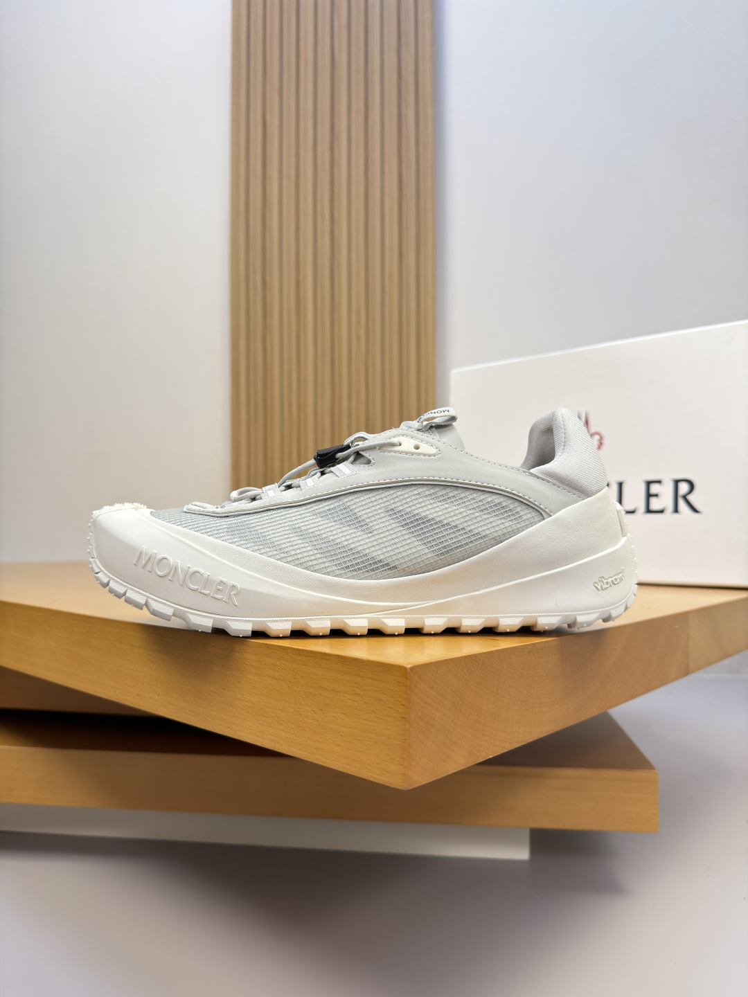 [Moncler] 몽클레어 몽클레르 프리미엄 나파 & 히트컷 'M' 메쉬 콤비 스니커즈 신발