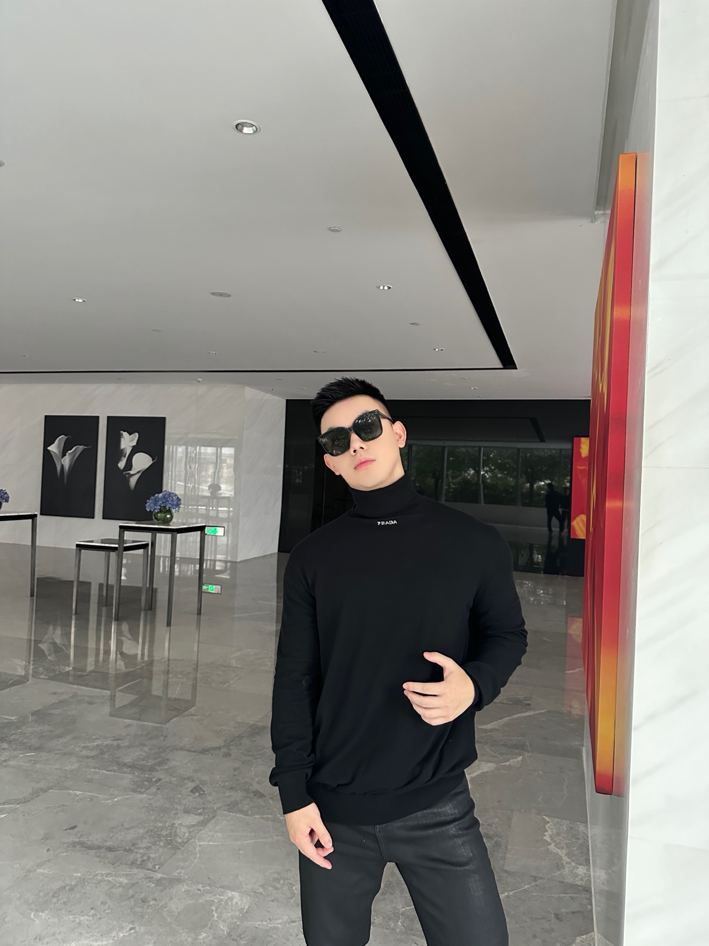 프라다(PRADA) 로고 자카드 터틀넥 울 니트 상의 의류