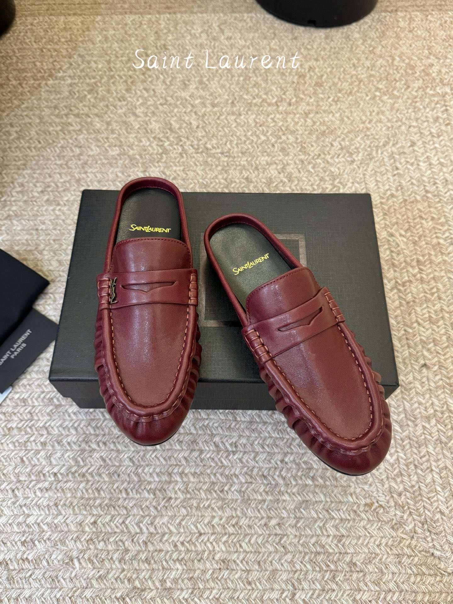 생로랑(SAINT LAURENT) 카프 레더 페니 백리스 로퍼 신발