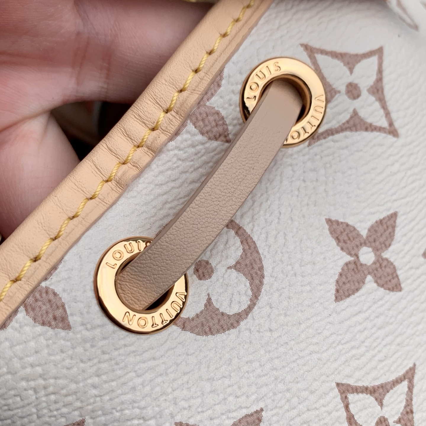 LOUIS VUITTON LV M2A079 루이비통 몽소리 미니 백팩 (LV 크래프티) 가방