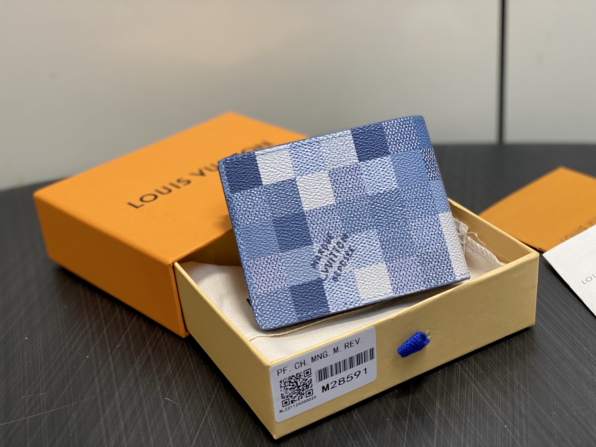 [Louis Vuitton] LV 루이비통 다모플라주 모자이크 멀티플 월릿 (블루) 지갑