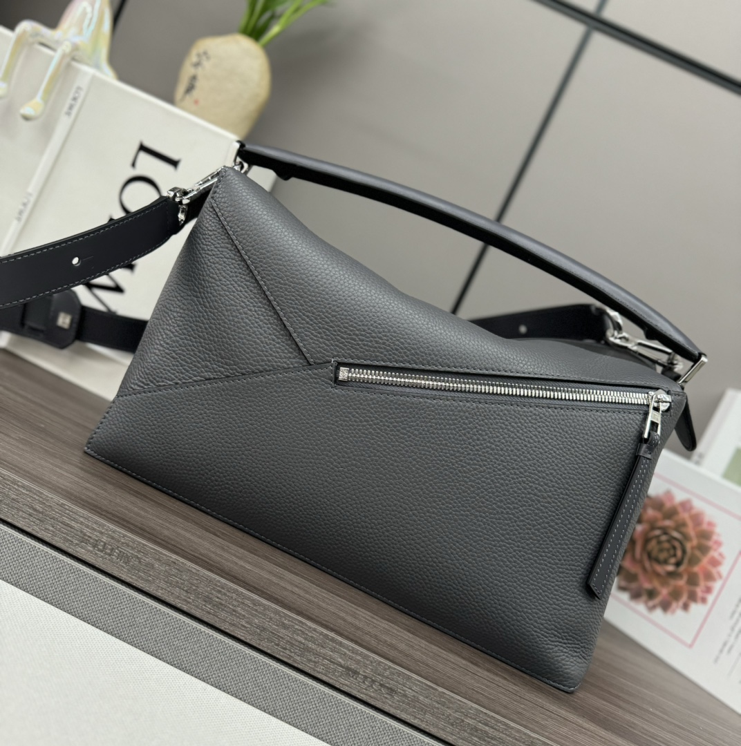 Loewe Puzzle Edge 로에베 퍼즐 라지 백 가방