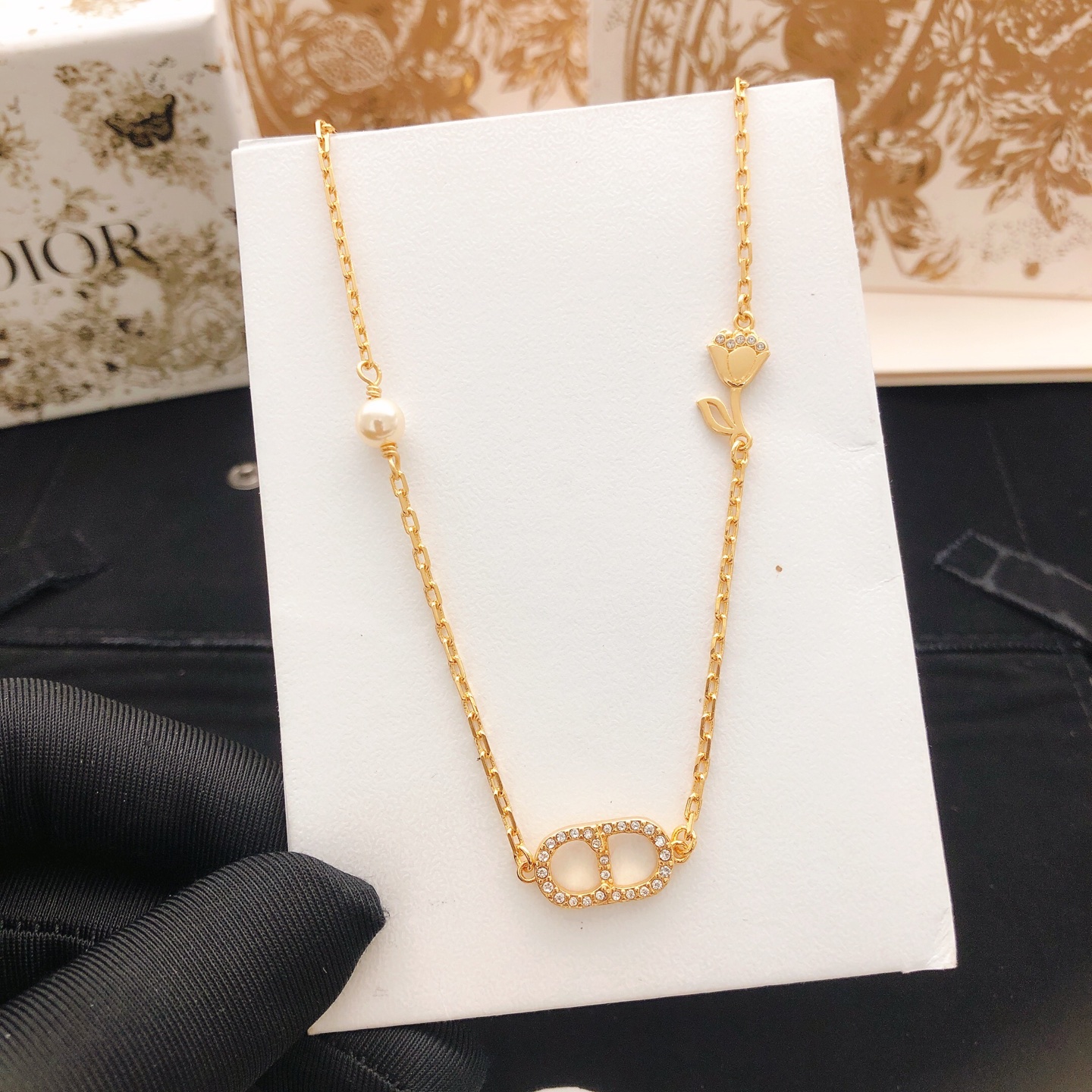 디올(DIOR) 로즈 플라워 목걸이 악세사리