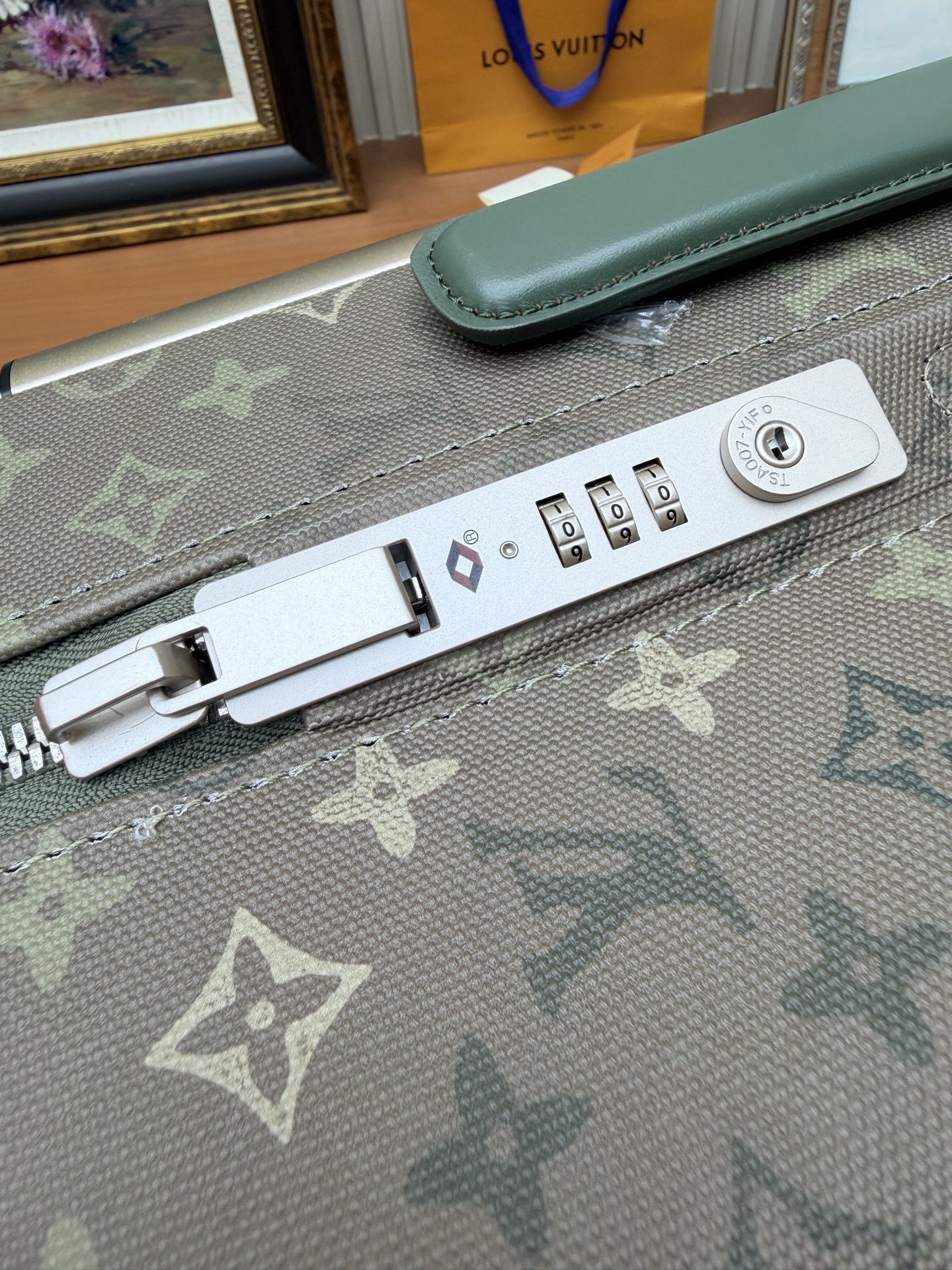 [Louis Vuitton] LV 루이비통 AM26958 최고급 오리지널 캐리어 (기내 반입 가능)