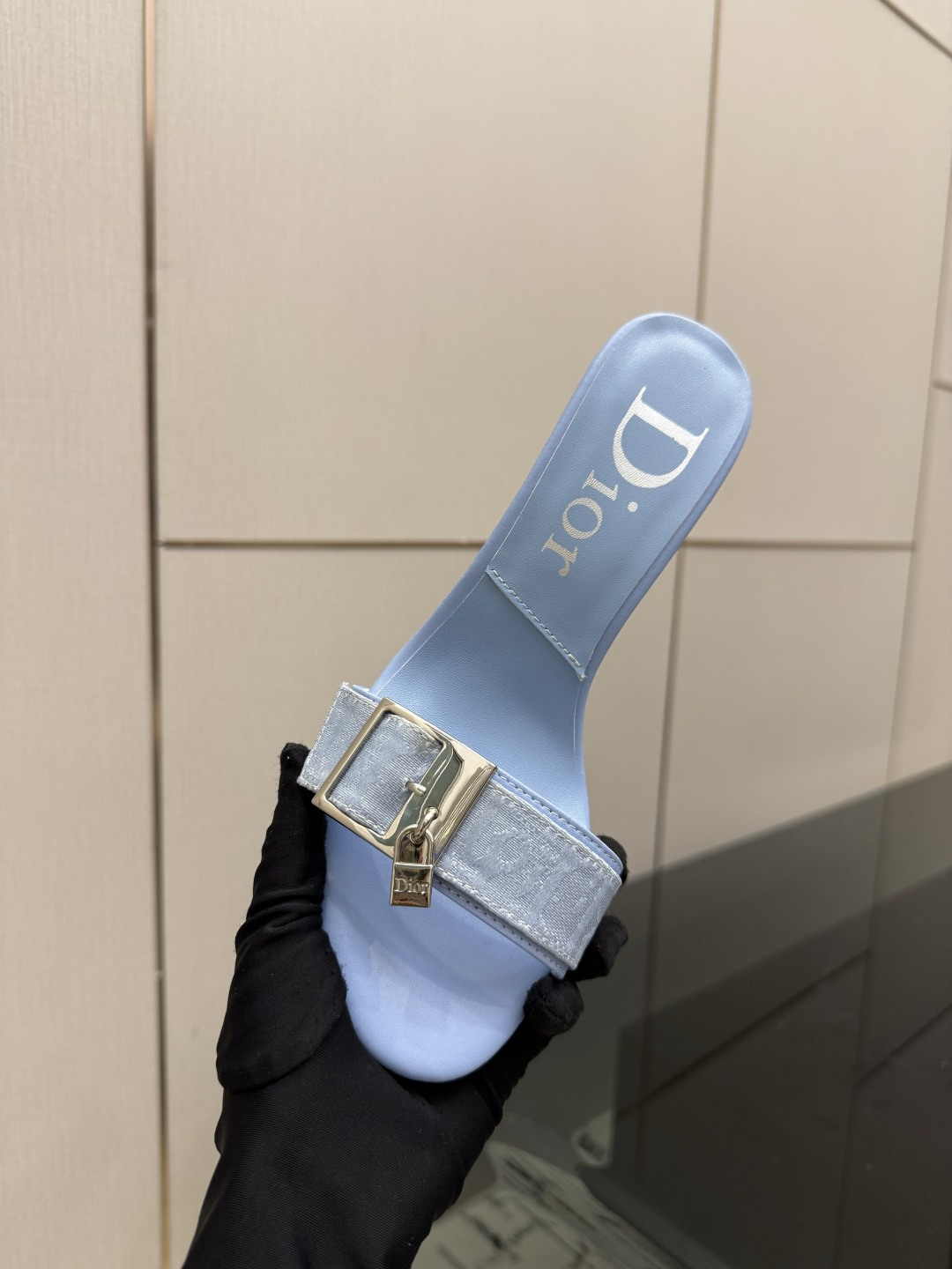 디올(DIOR) 로고 버클 뮬 힐 샌들 신발