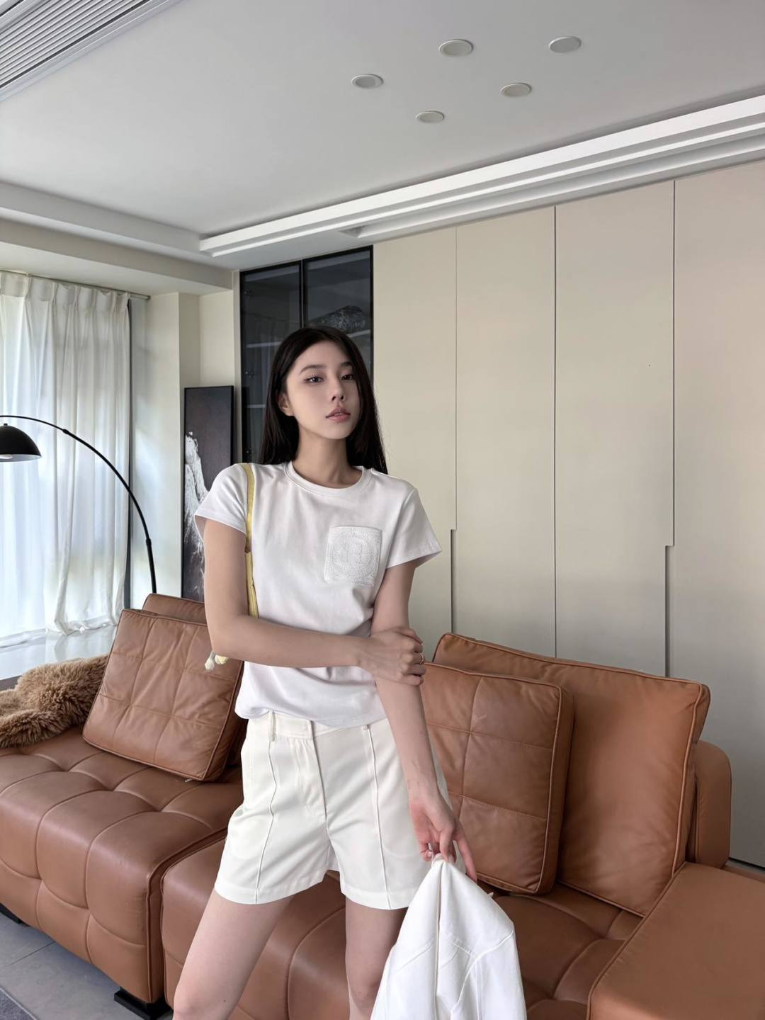 [Hermes] 에르메스 26SS 크롭 슬림핏 반팔 티셔츠 의류