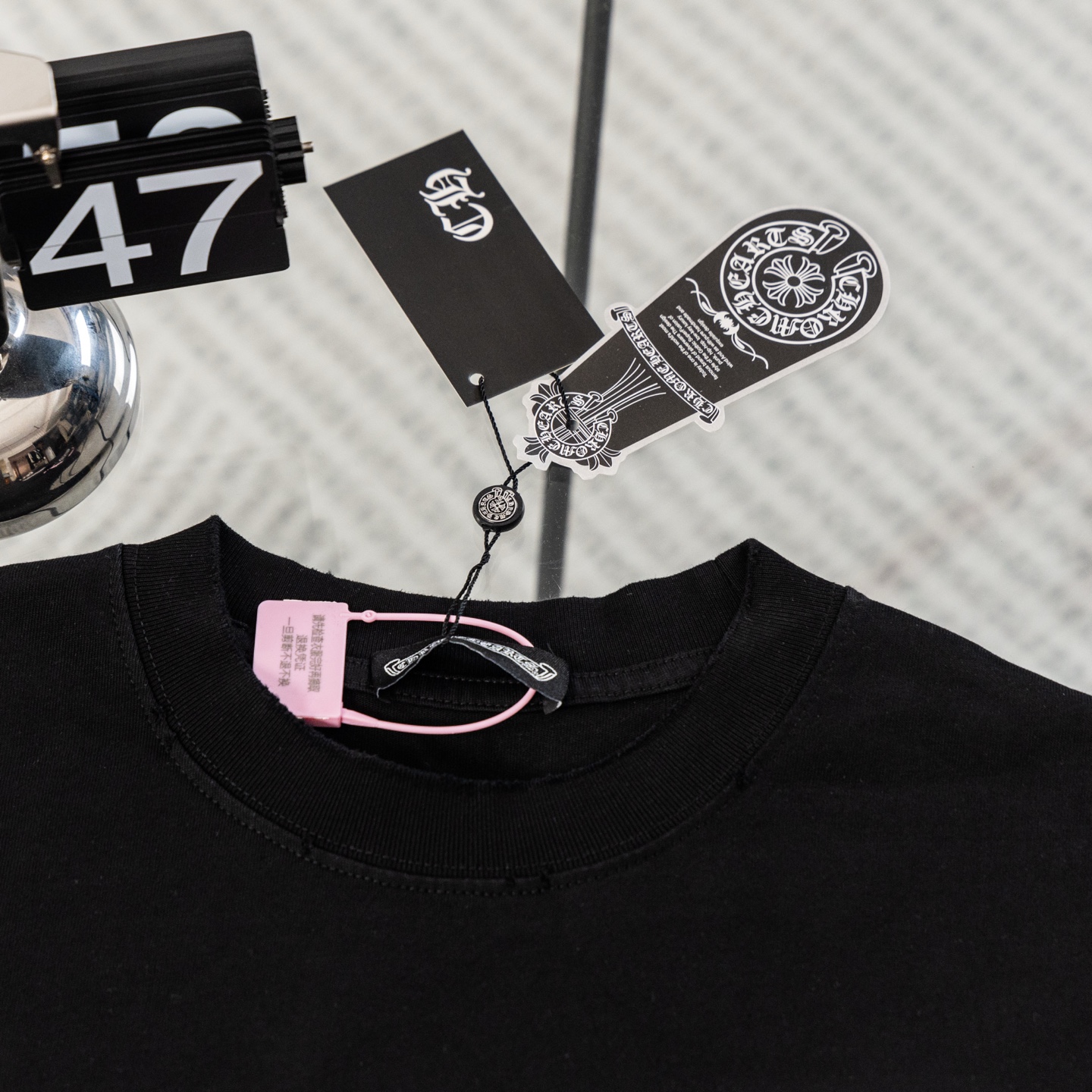 크롬하츠(CHROME HEARTS) 고딕 자수 반팔 티셔츠 의류