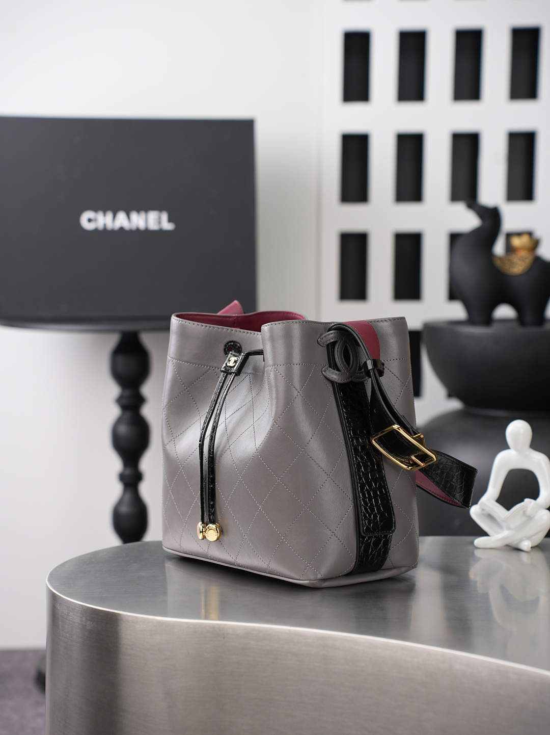 CHANEL 샤넬 26B 램스킨 버킷백 (라지) 가방 / 6584