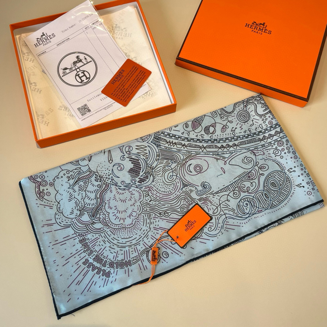 에르메스(HERMES) 온 더 라인 실크 목도리 스카프