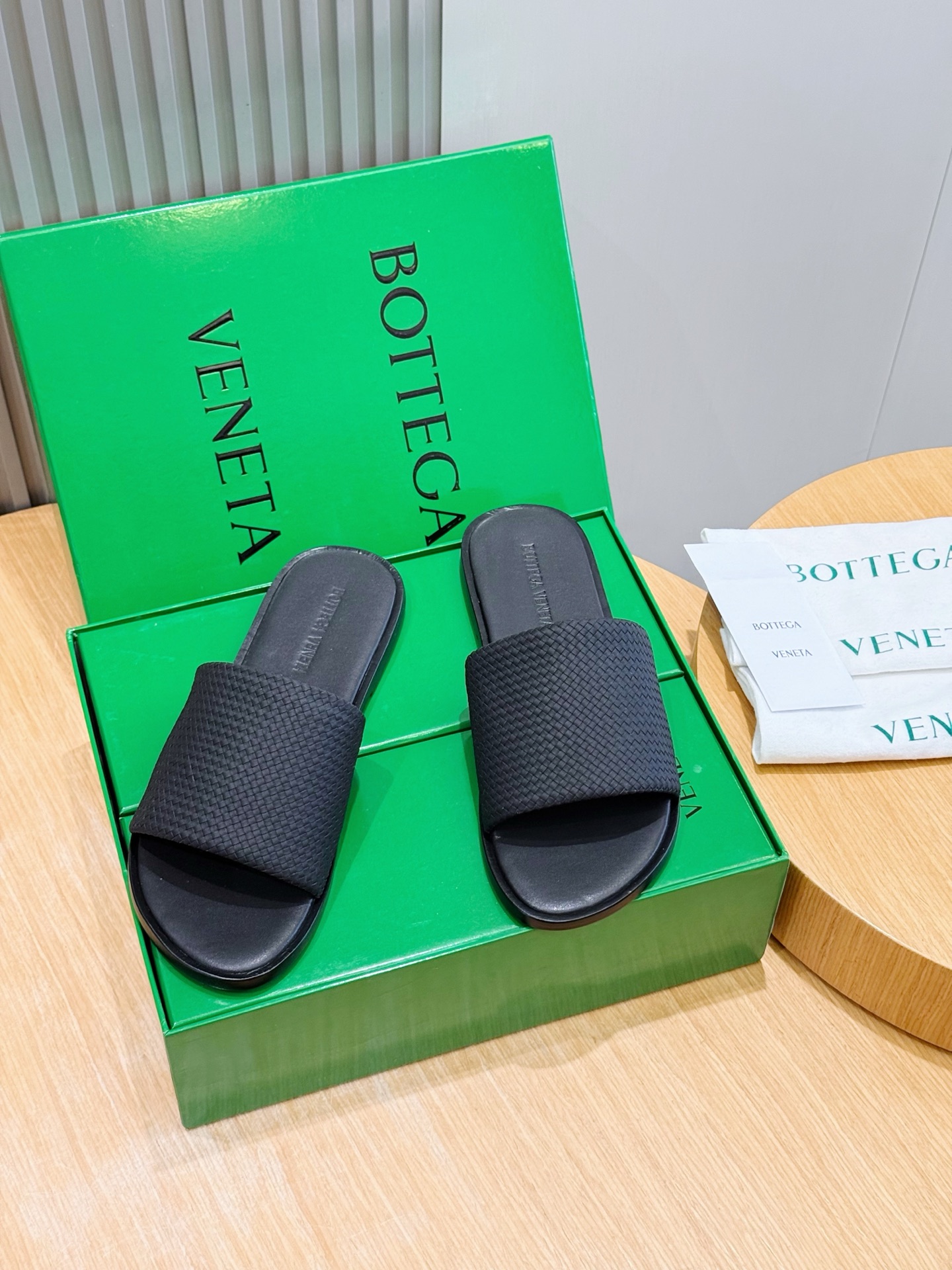 [Bottega Veneta] BV 보테가 베네타 맨즈 웨이브 레더 슬라이드 슬리퍼 신발