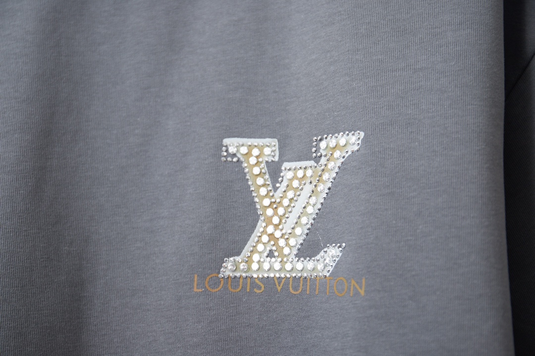 루이비통(LV) 빅 로고 자수 반팔 티셔츠 상의 의류