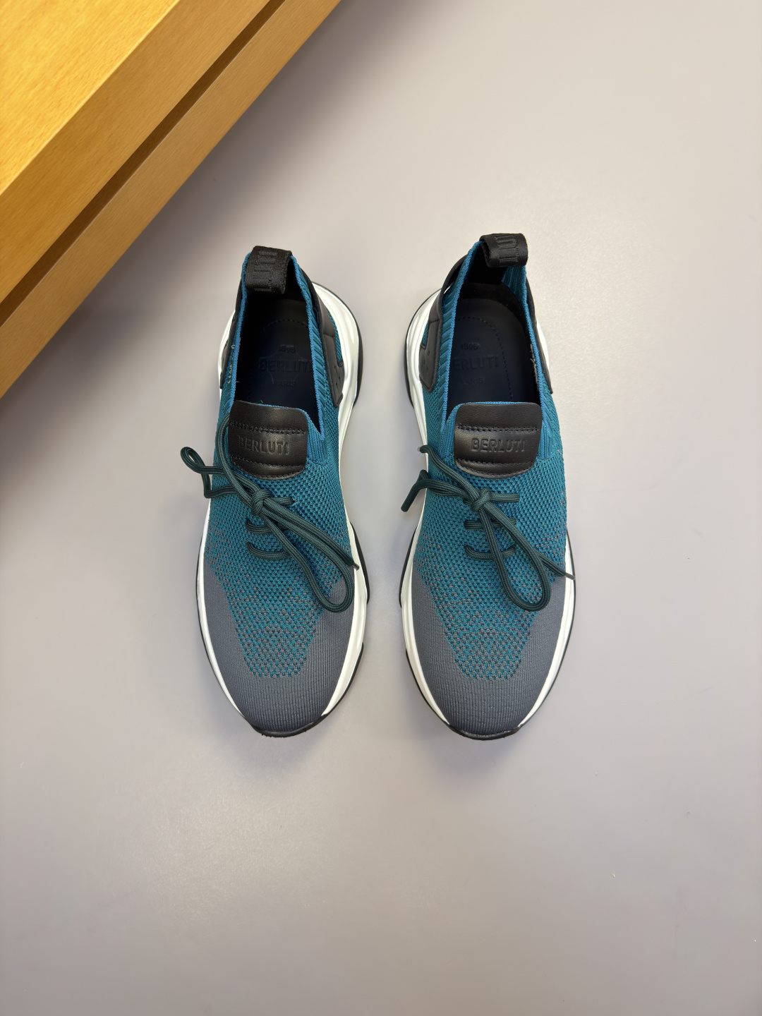 Berluti 벨루티 왁스 카프스킨 & 니트 스니커즈 신발