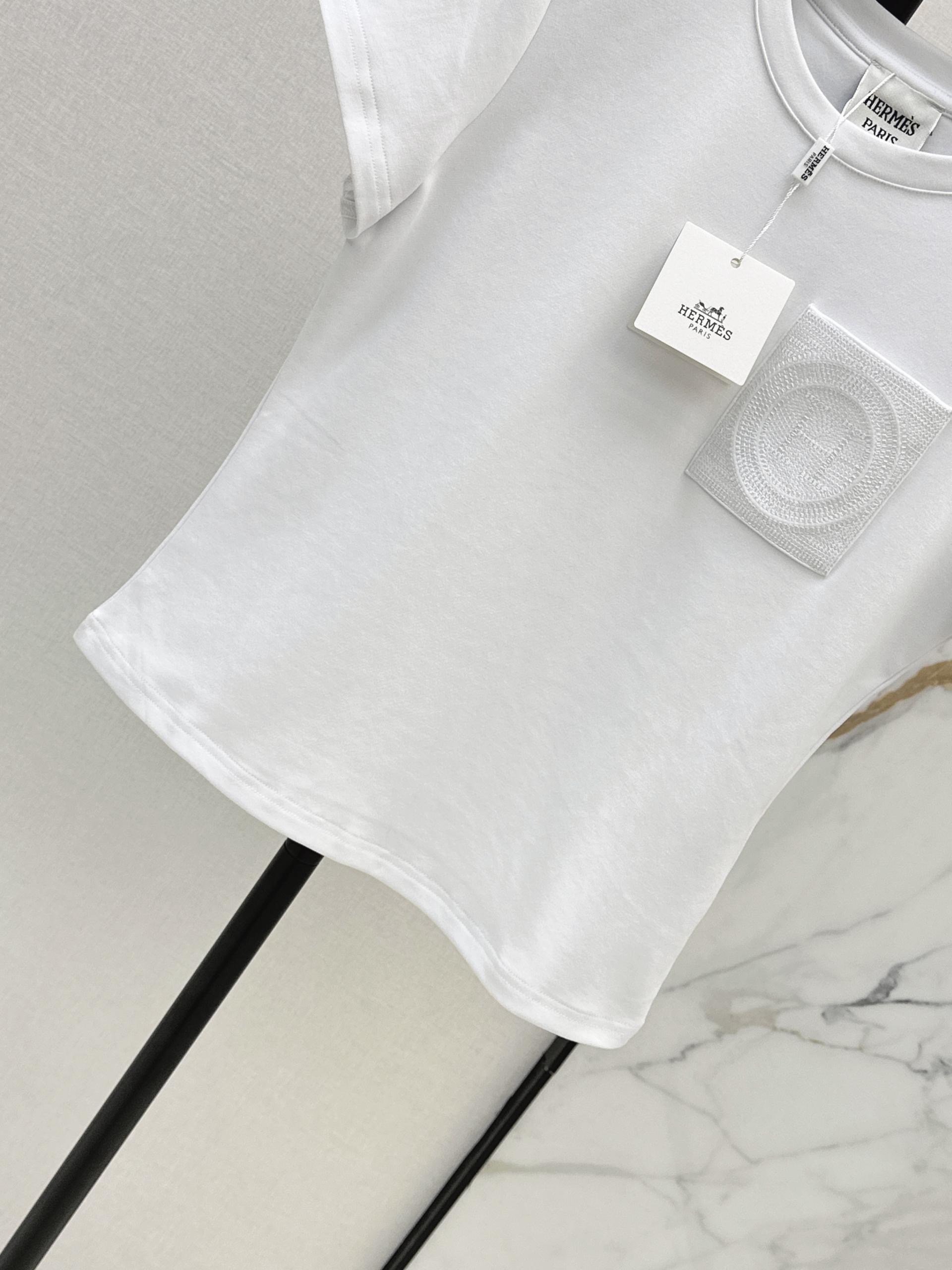[Hermes] 에르메스 26SS 크롭 슬림핏 반팔 티셔츠 의류