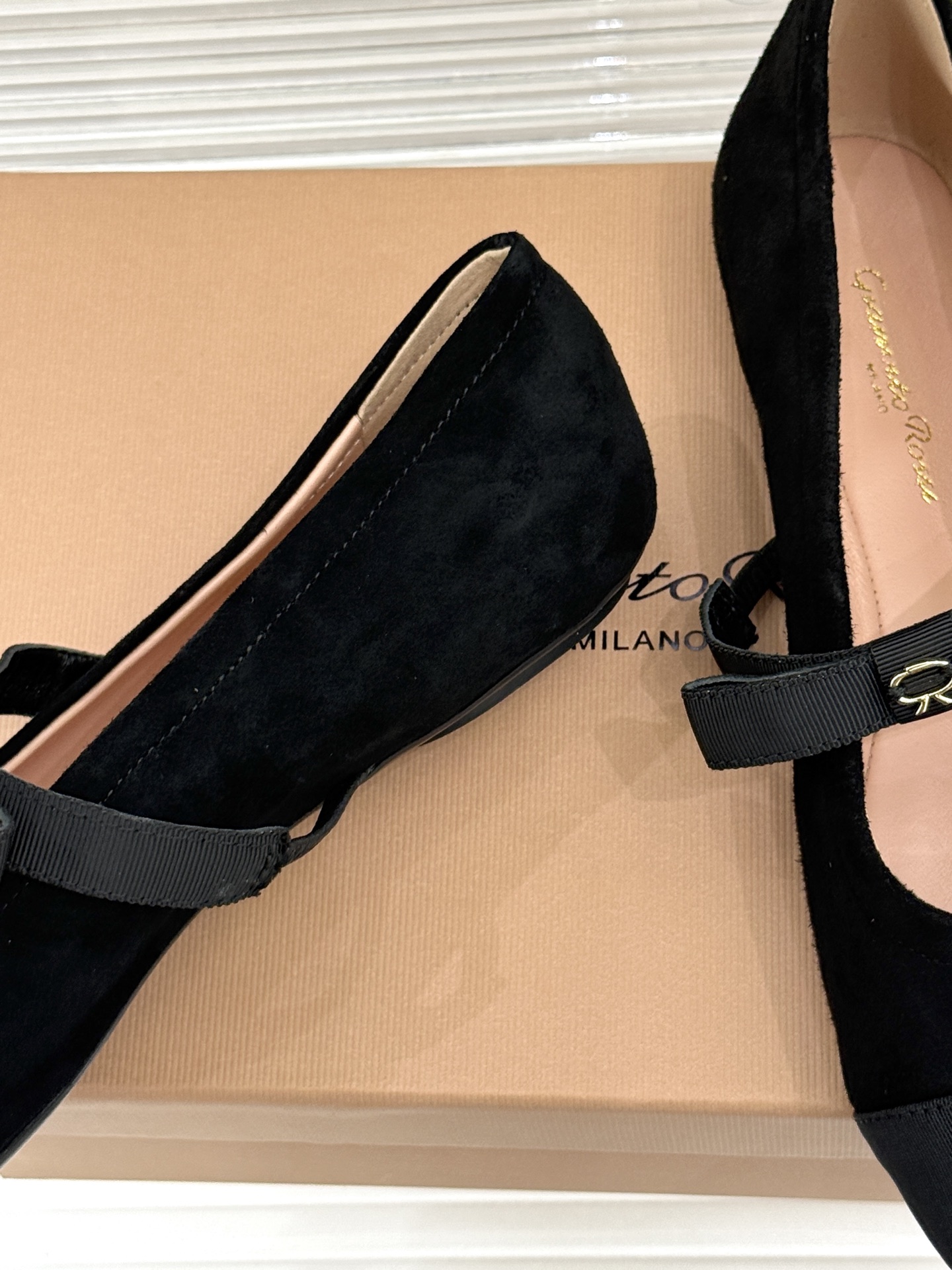지안비토 로시(Gianvito Rossi) 리본 메리제인 플랫슈즈 신발