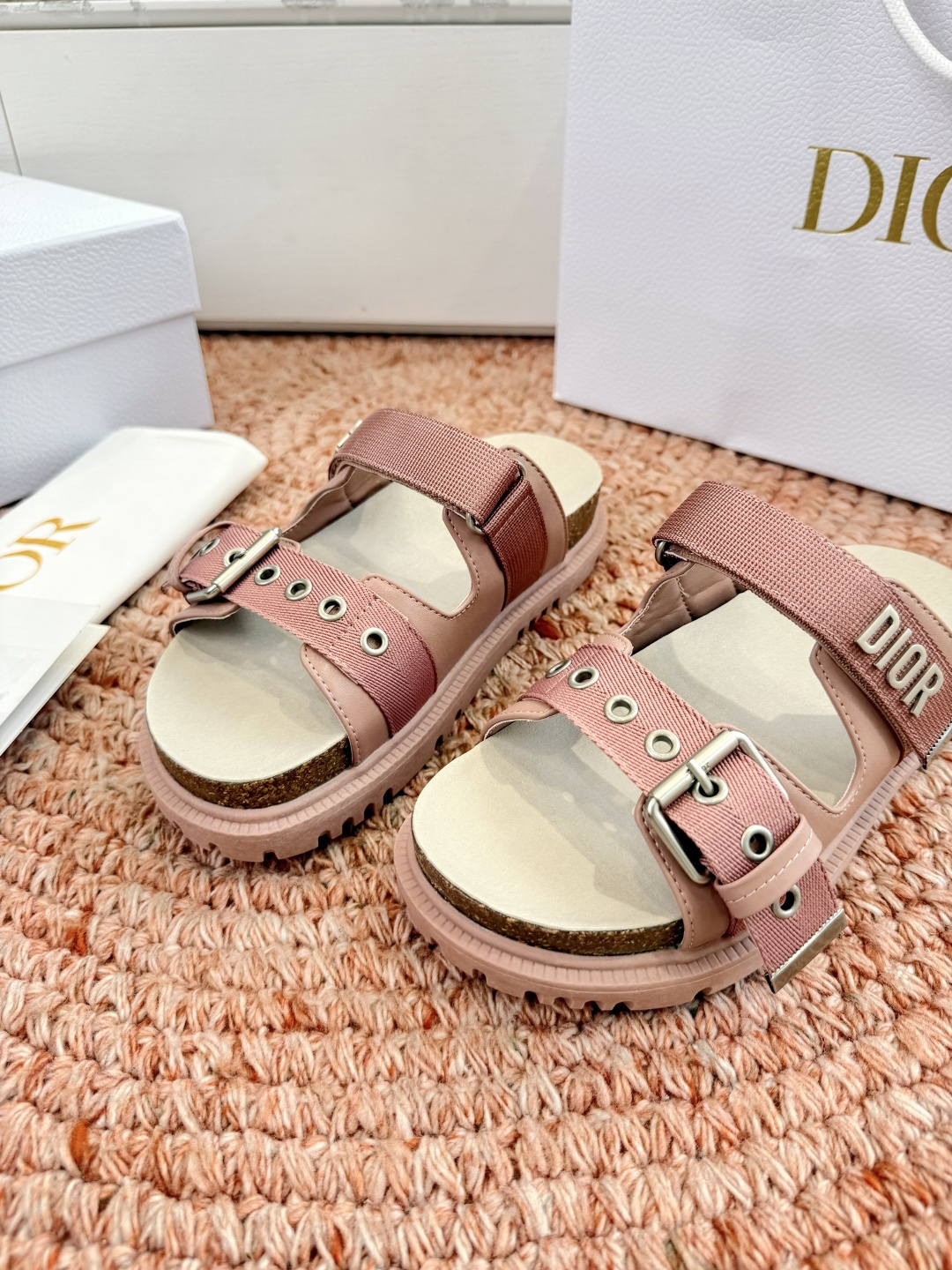 디올(DIOR) CD 버클 슬리퍼 신발