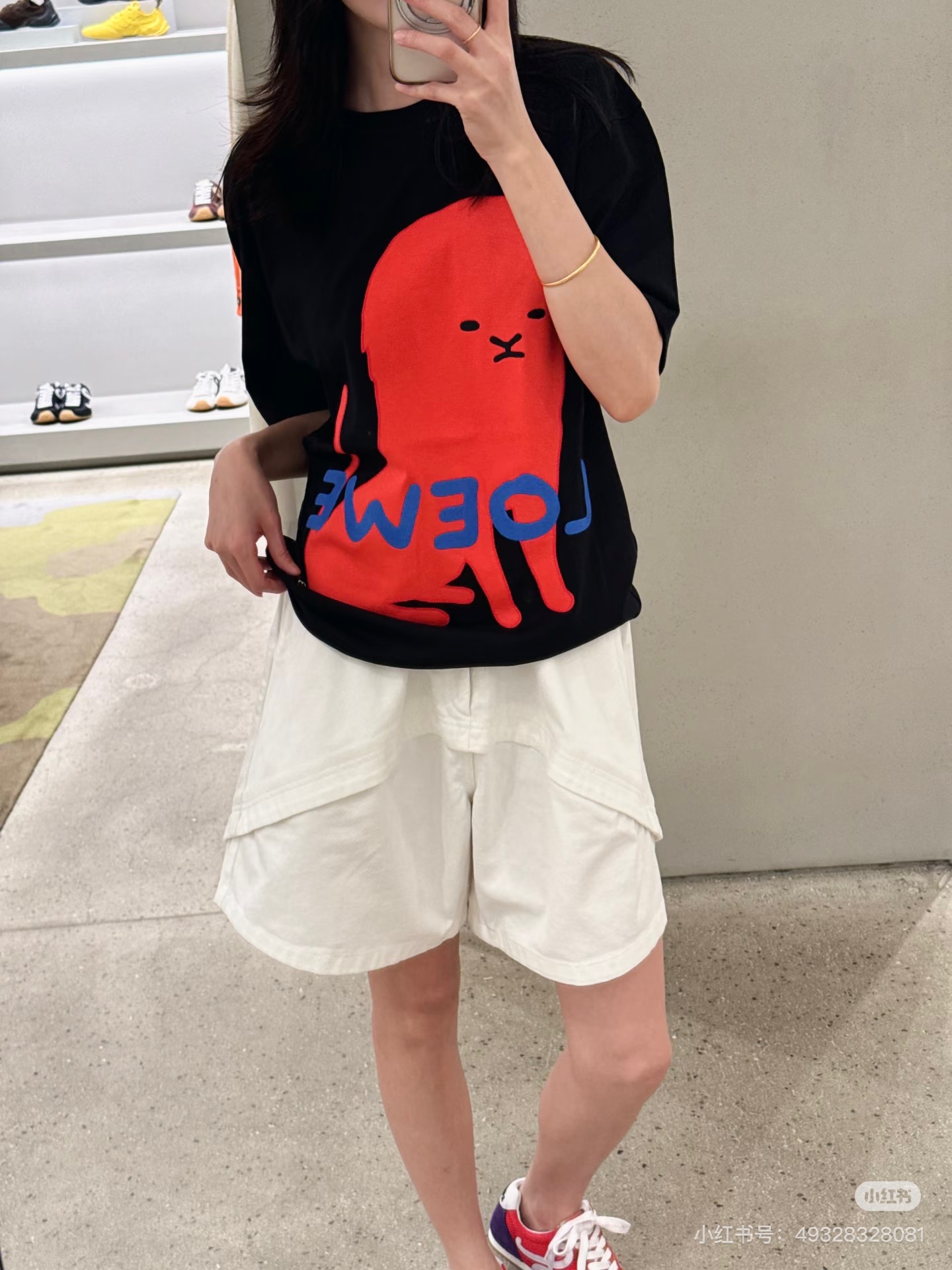 로에베(LOEWE) 비대칭 절개 화이트 쇼츠 하의 의류