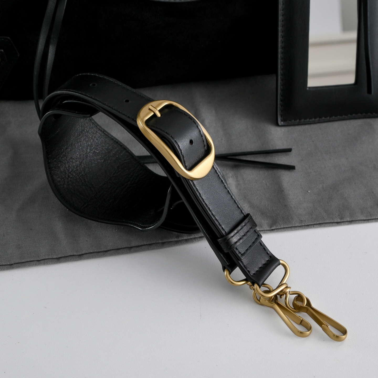 BALENCIAGA 발렌시아가 Le City 르 시티 스웨이드 컴비네이션 카프스킨 모터사이클 백 가방